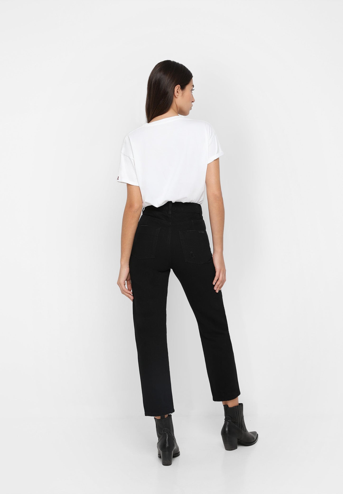 JEANS DIREITOS DESFIADOS