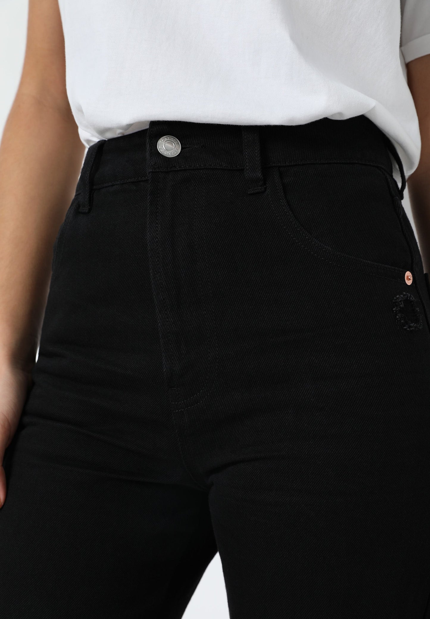 JEANS DIREITOS DESFIADOS