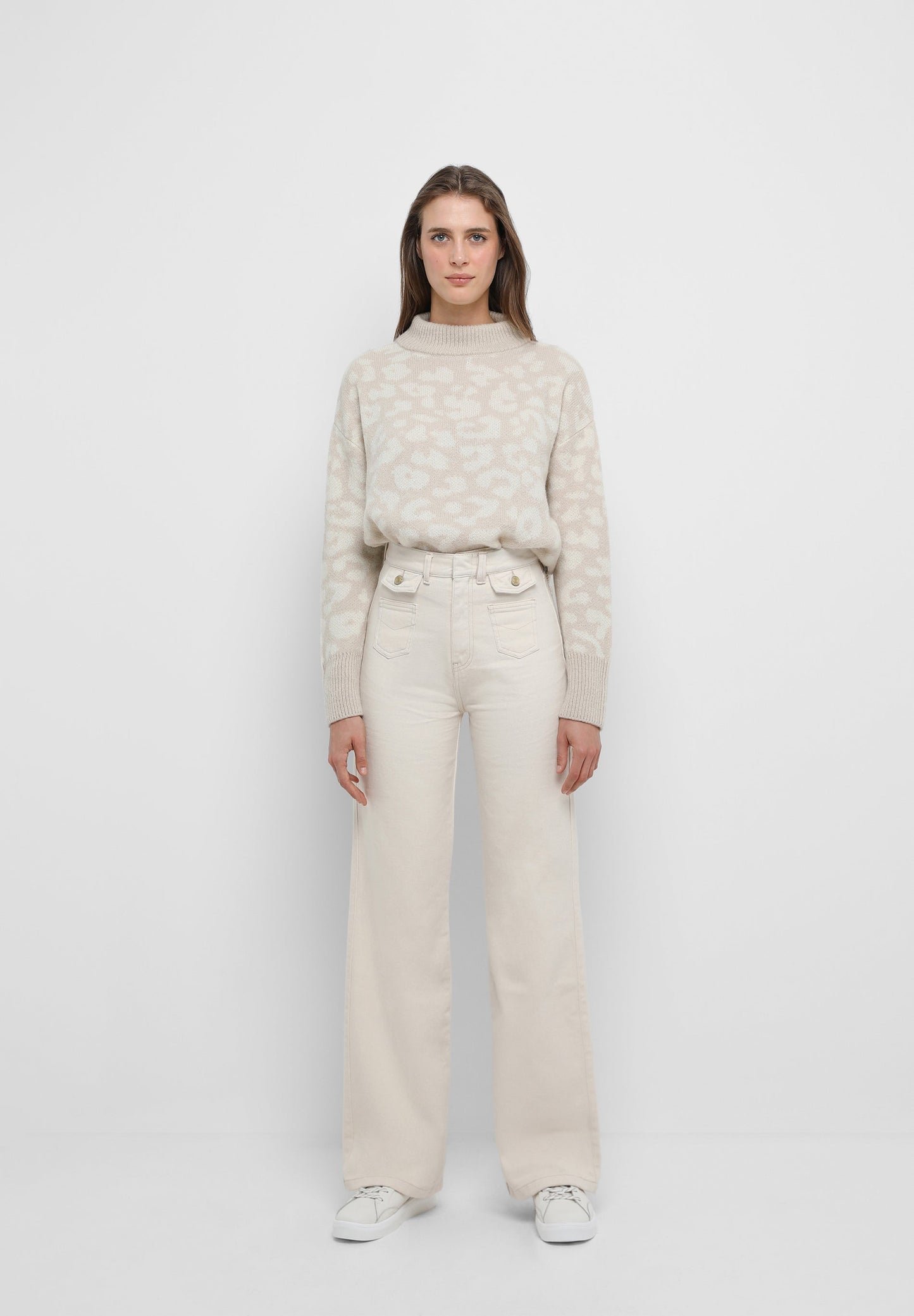 JEANS BOCA DE SINO BOLSOS BOTÃO