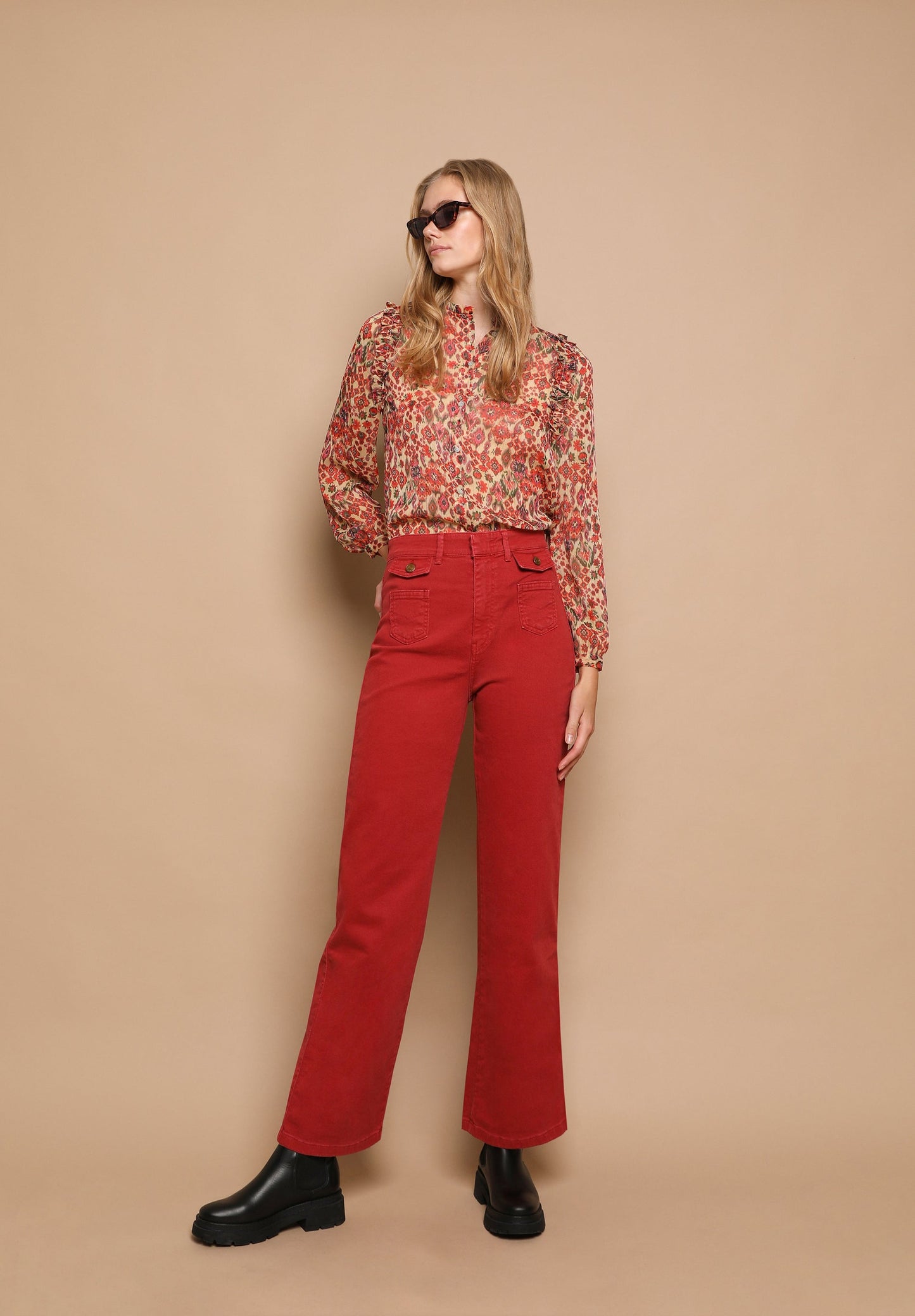 JEANS BOCA DE SINO BOLSOS BOTÃO