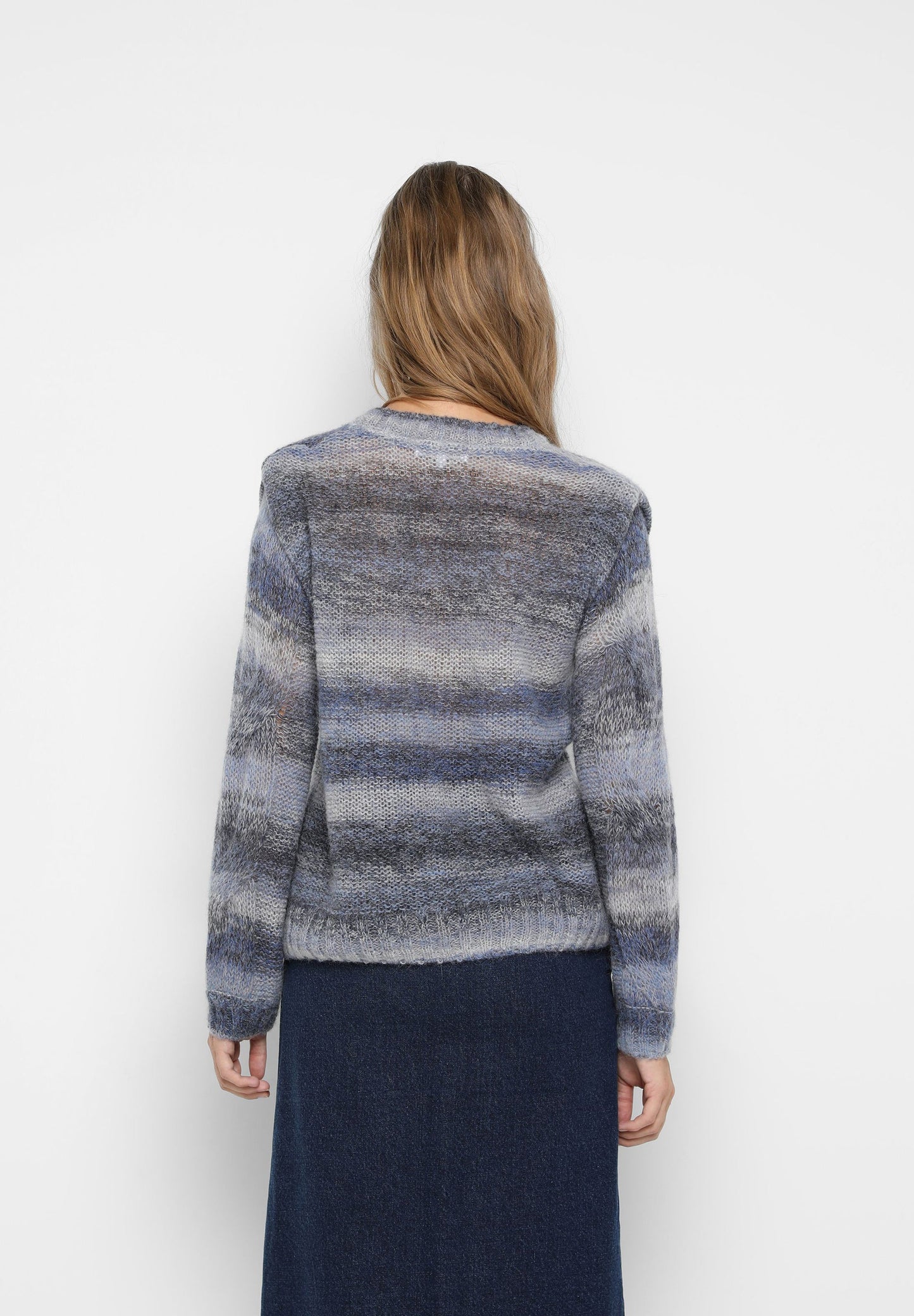 SWEATER PORMENOR DE OMBROS