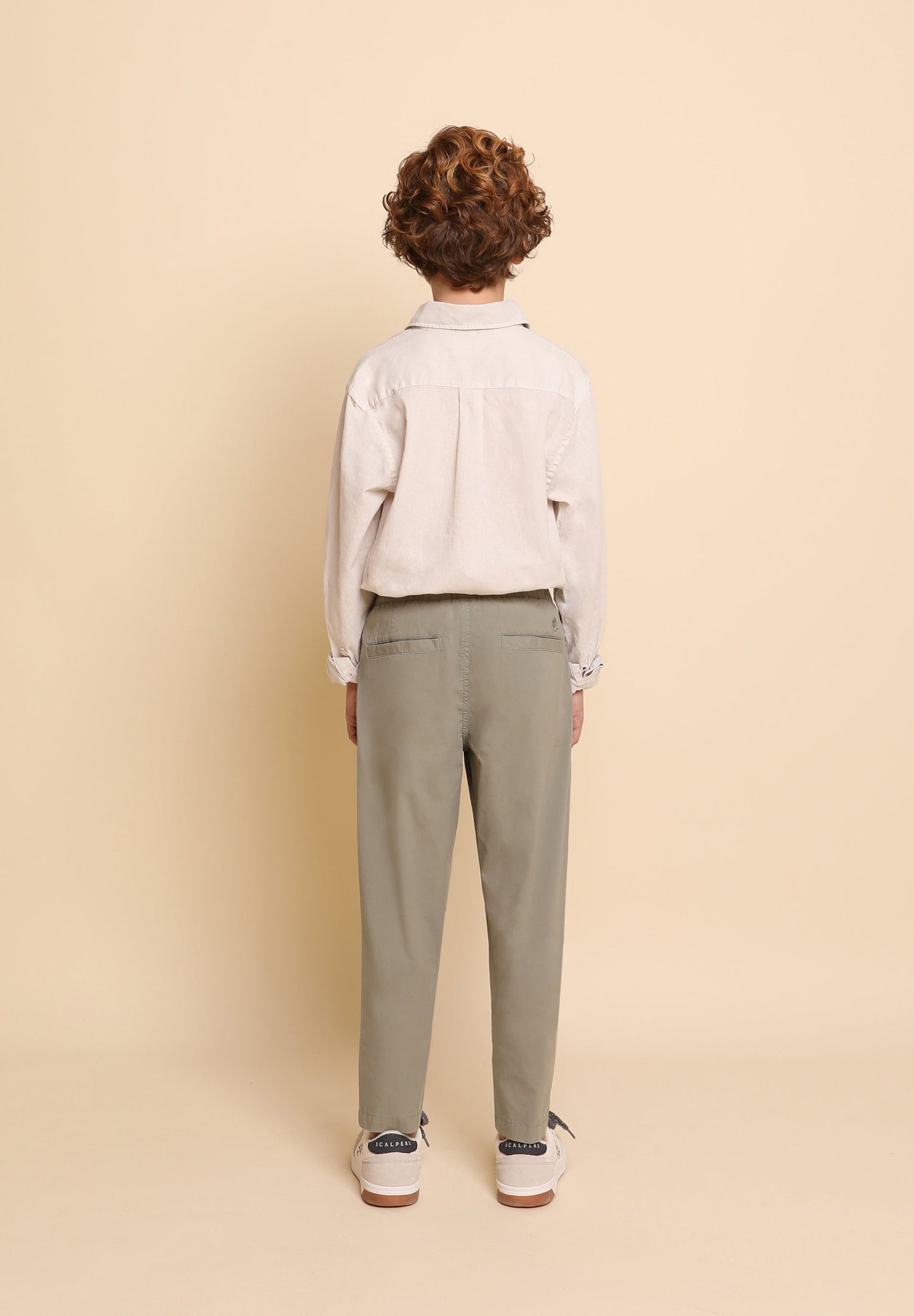 CALÇAS FECHO COM LAÇADA