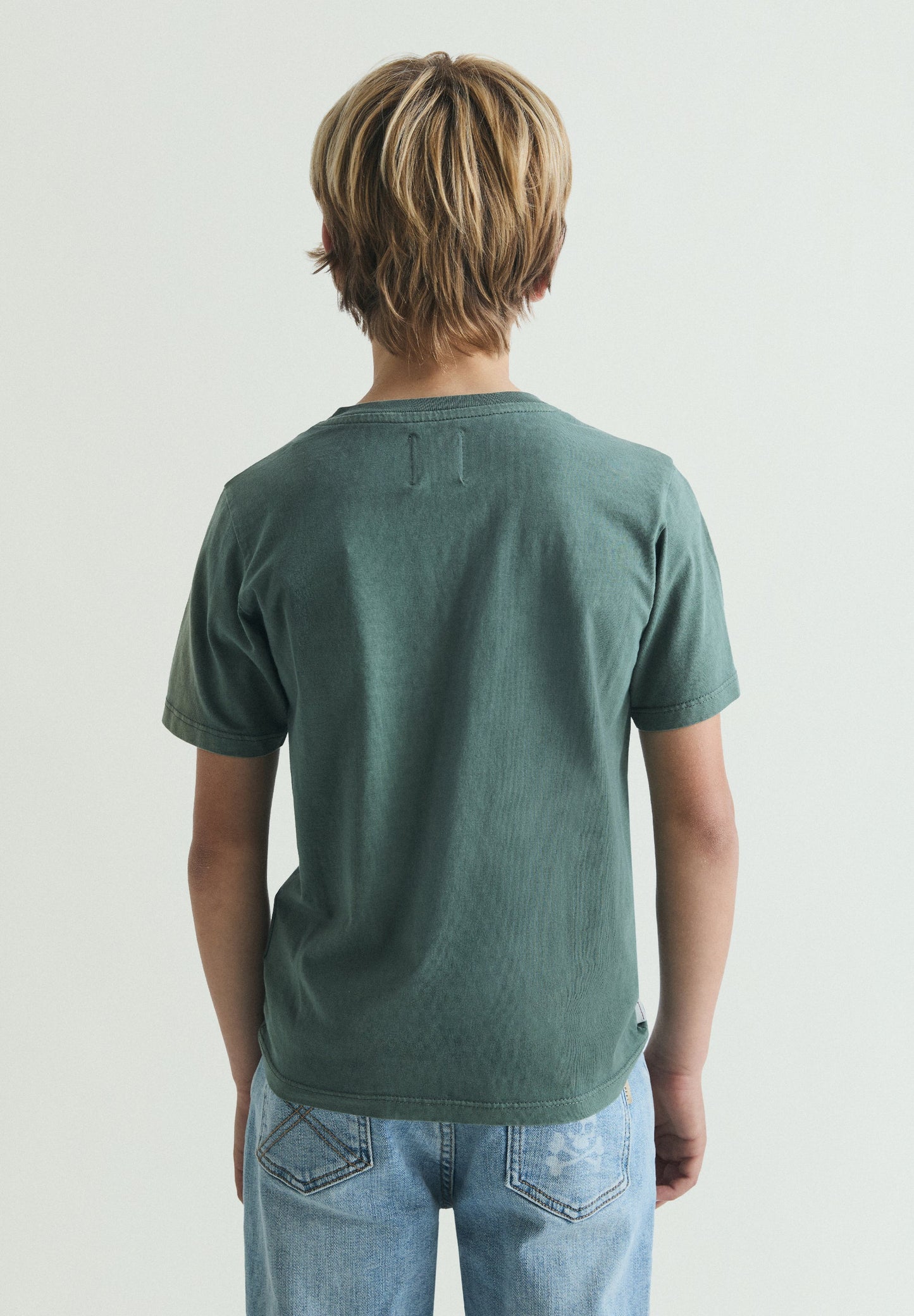 T-SHIRT BÁSICA COM SKULL