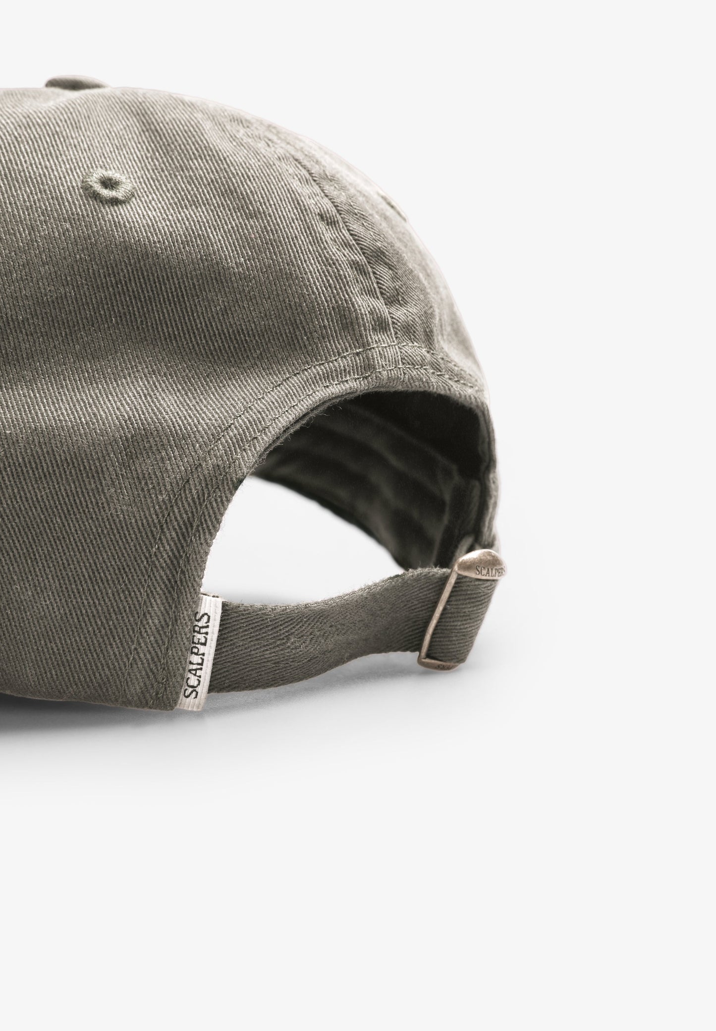 BONÉ CAVEIRA BORDADA