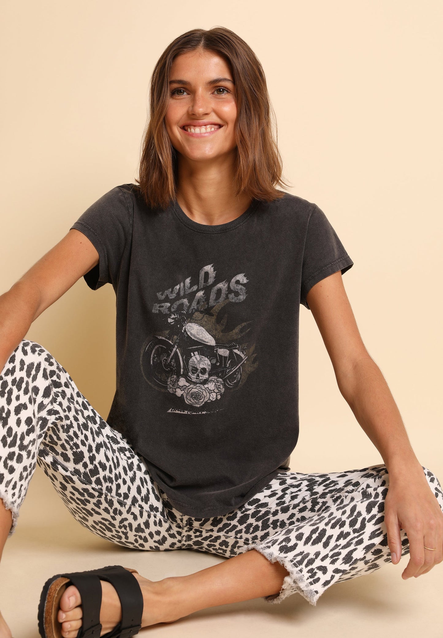 T-SHIRT COM PADRÃO ROQUEIRO