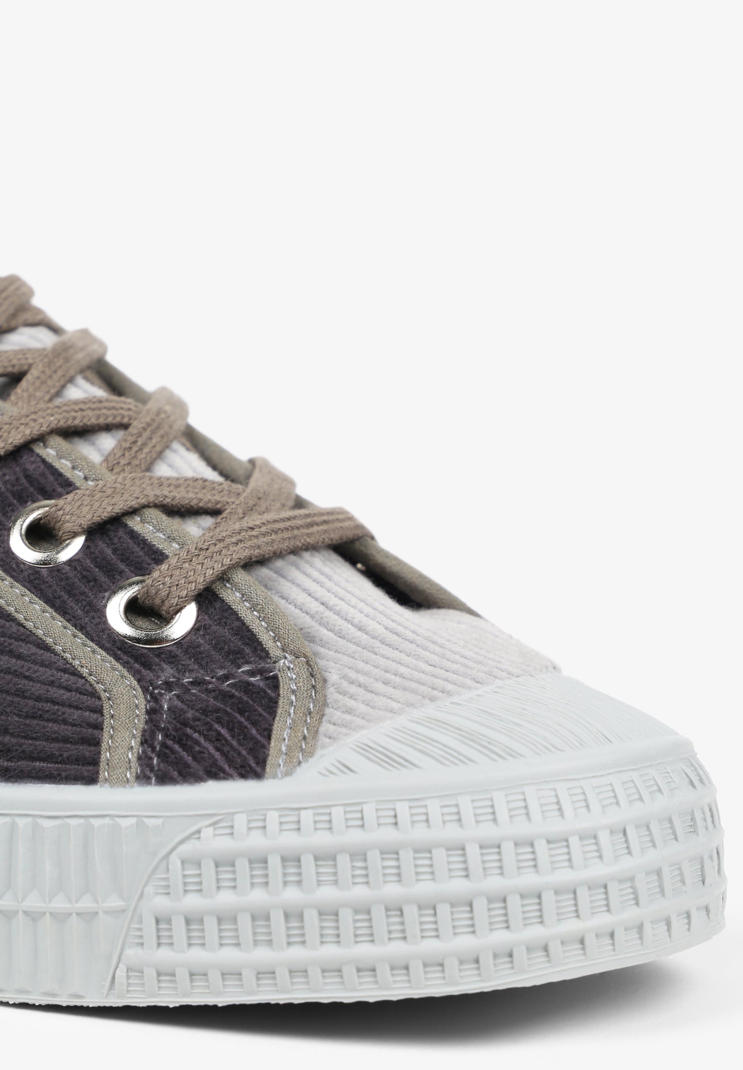 NOVESTA | ZAPATILLAS BICOLOR