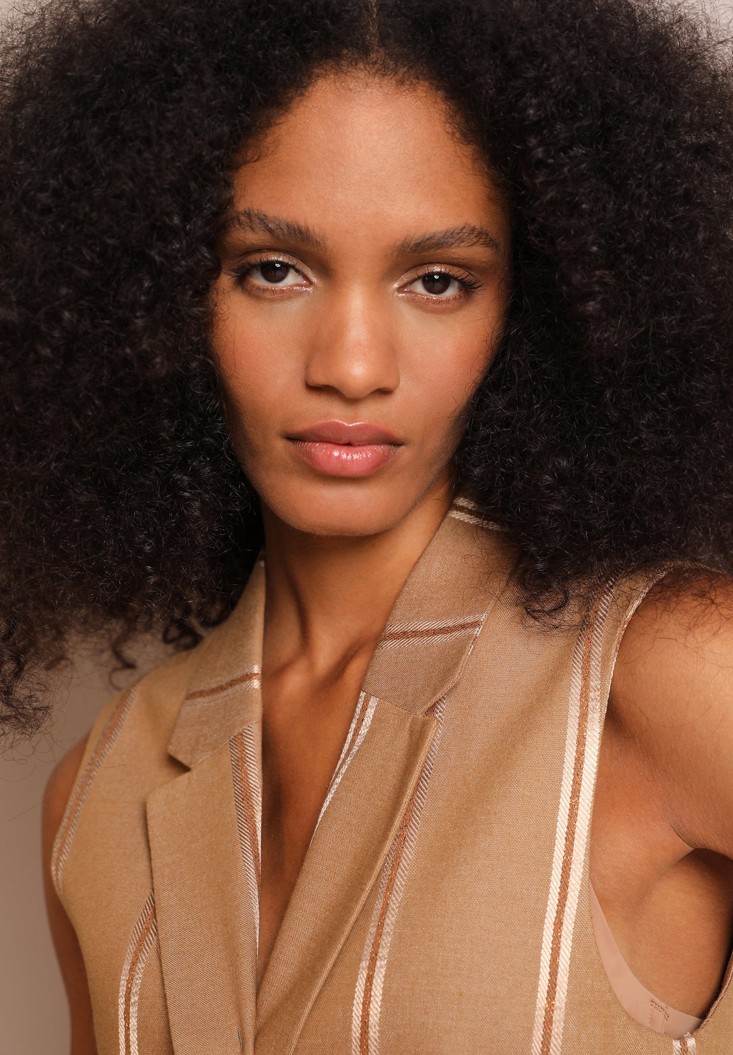 COLETE COM RISCAS METALIZADAS