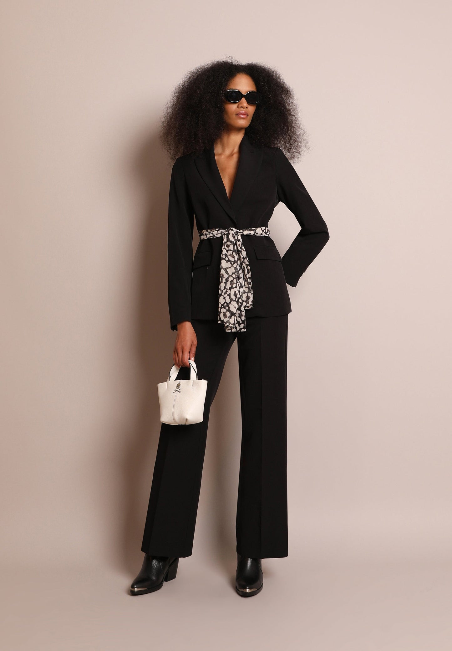 BLAZER COM CINTO DE ESTAMPADO ANIMAL