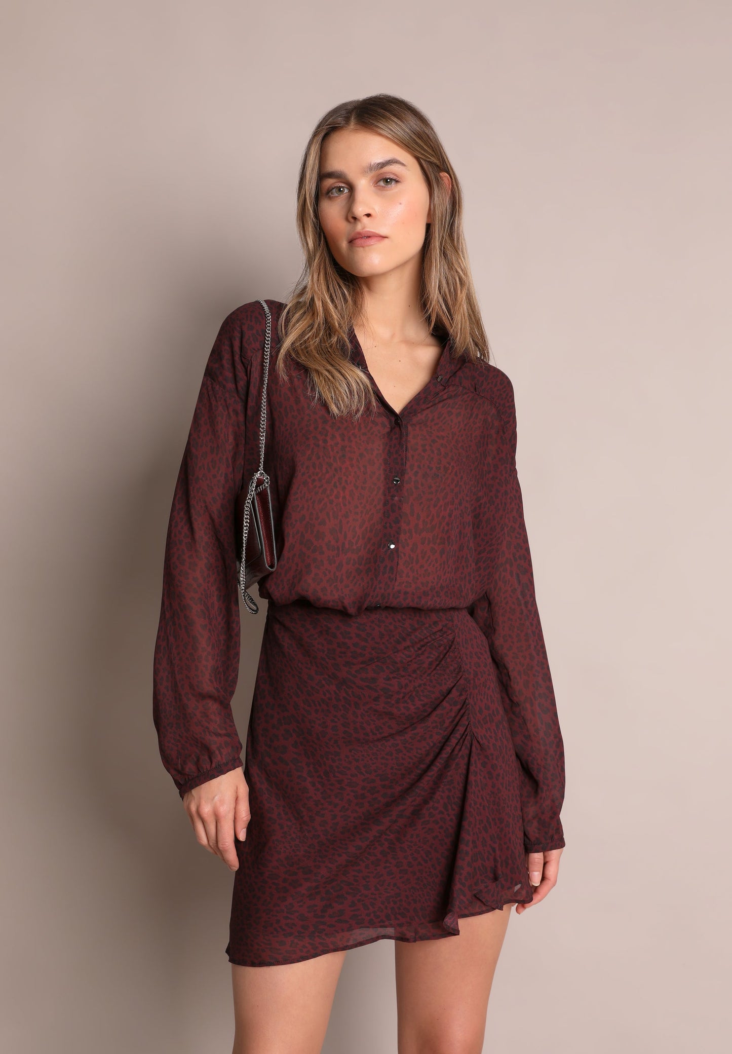 BLUSA SEMITRANSPARENTE COM ESTAMPADO ANIMAL