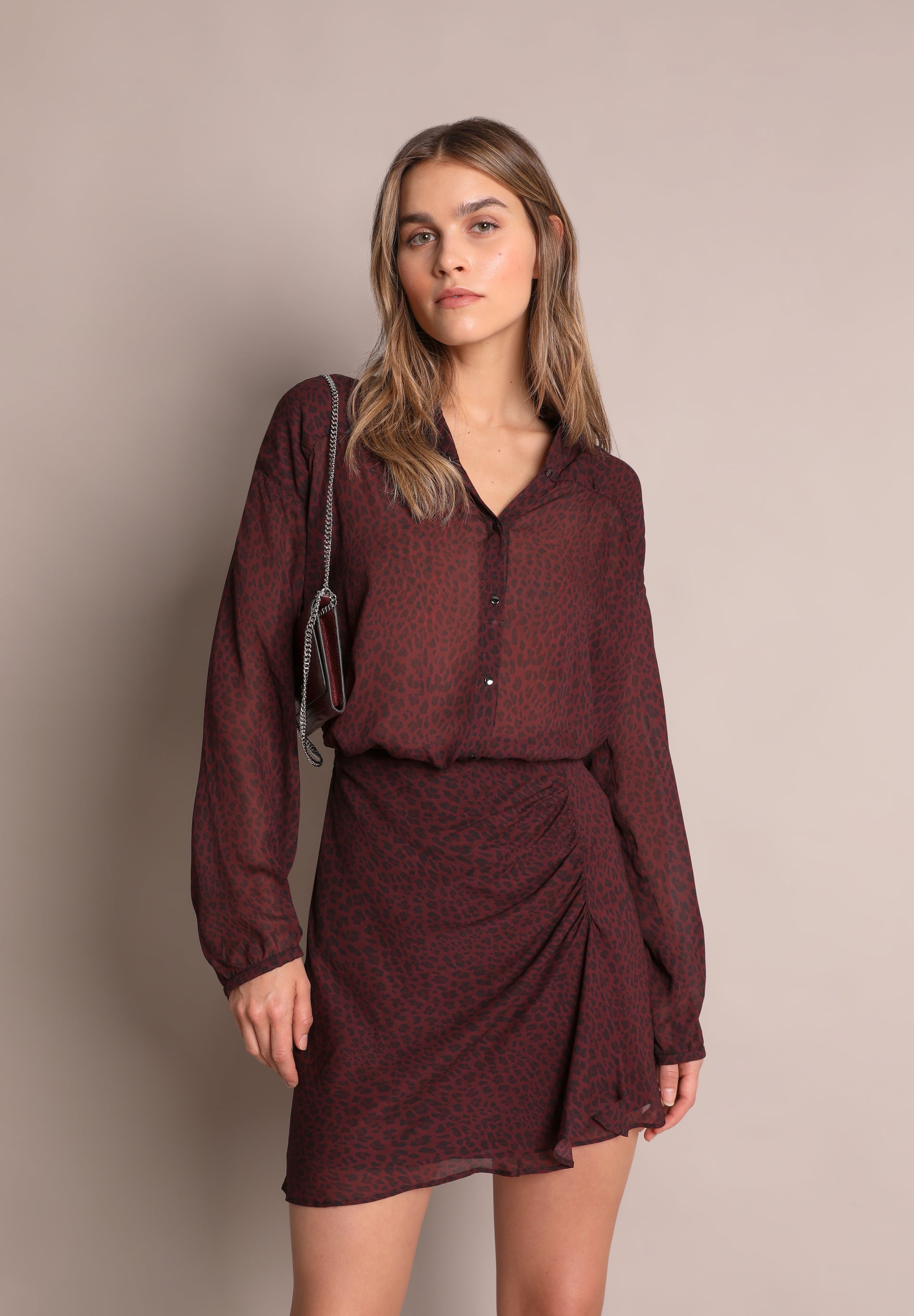 BLUSA SEMITRANSPARENTE COM ESTAMPADO ANIMAL