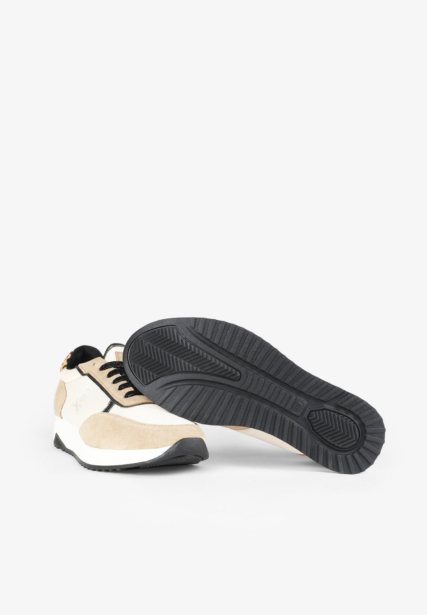 SAPATILHAS COM SOLA ALTA