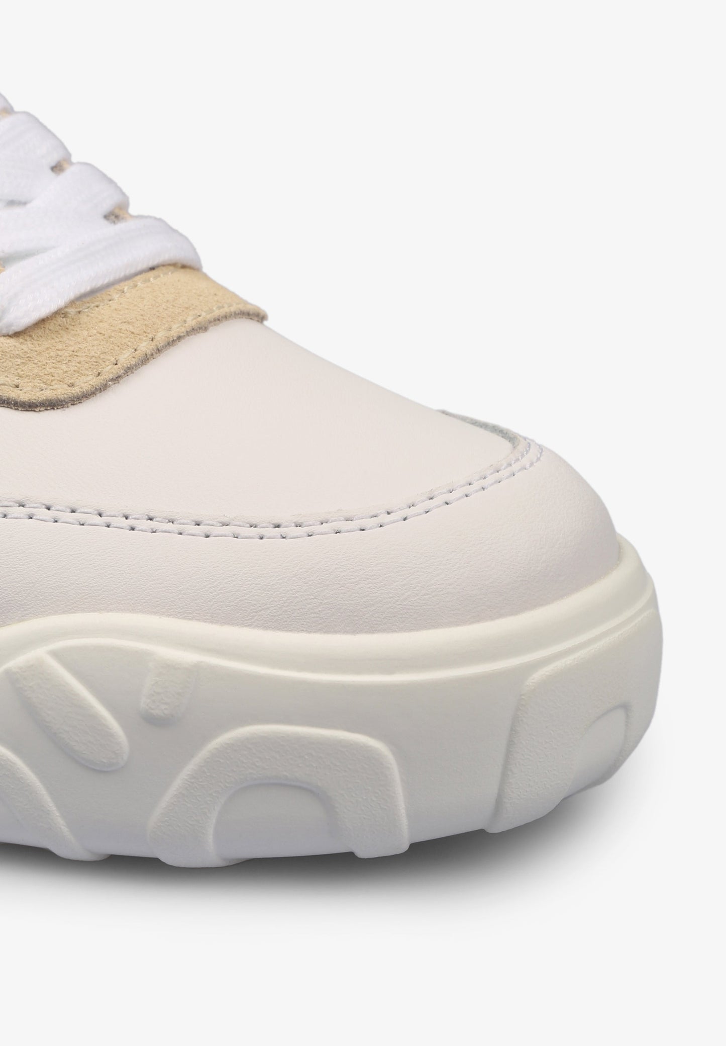 SAPATILHAS COM CALCANHAR METALIZADO