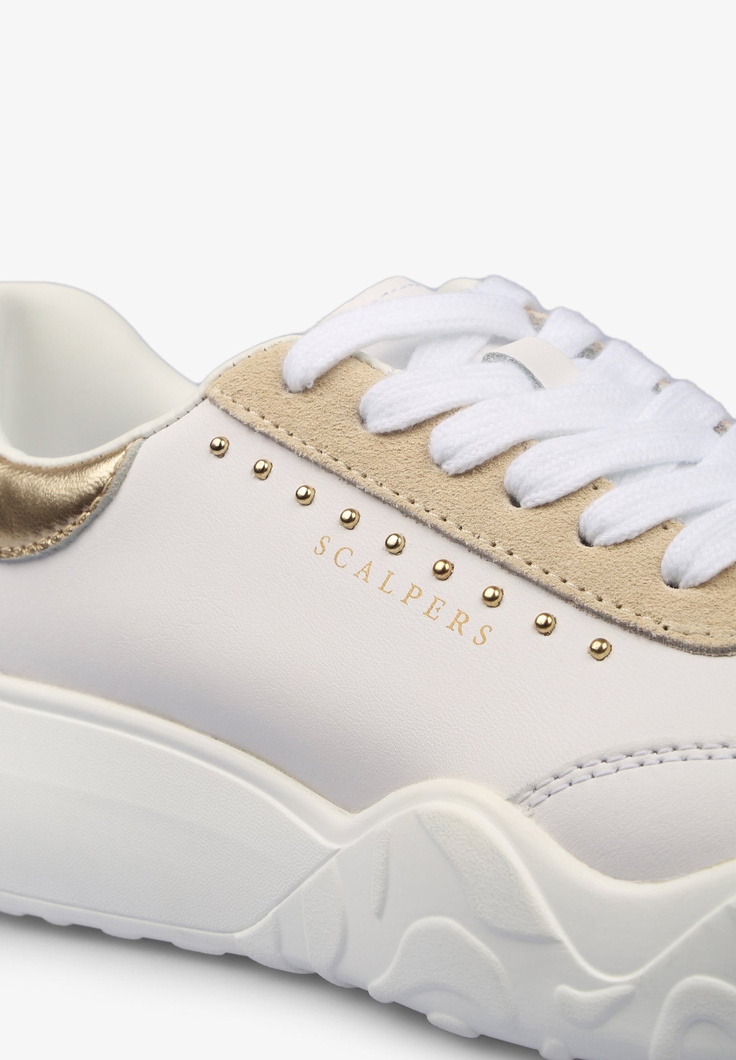 SAPATILHAS COM CALCANHAR METALIZADO