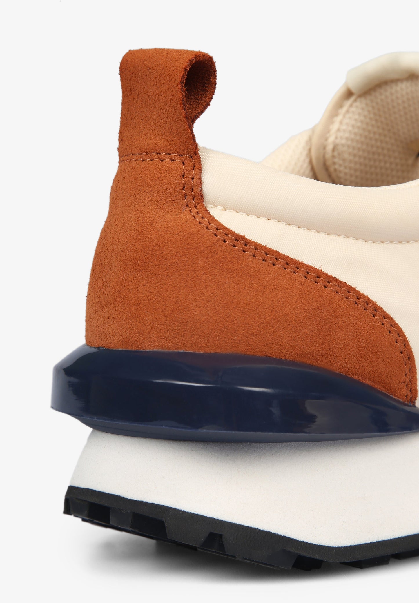 SAPATILHAS COM ESTABILIZADOR PRONUNCIADO