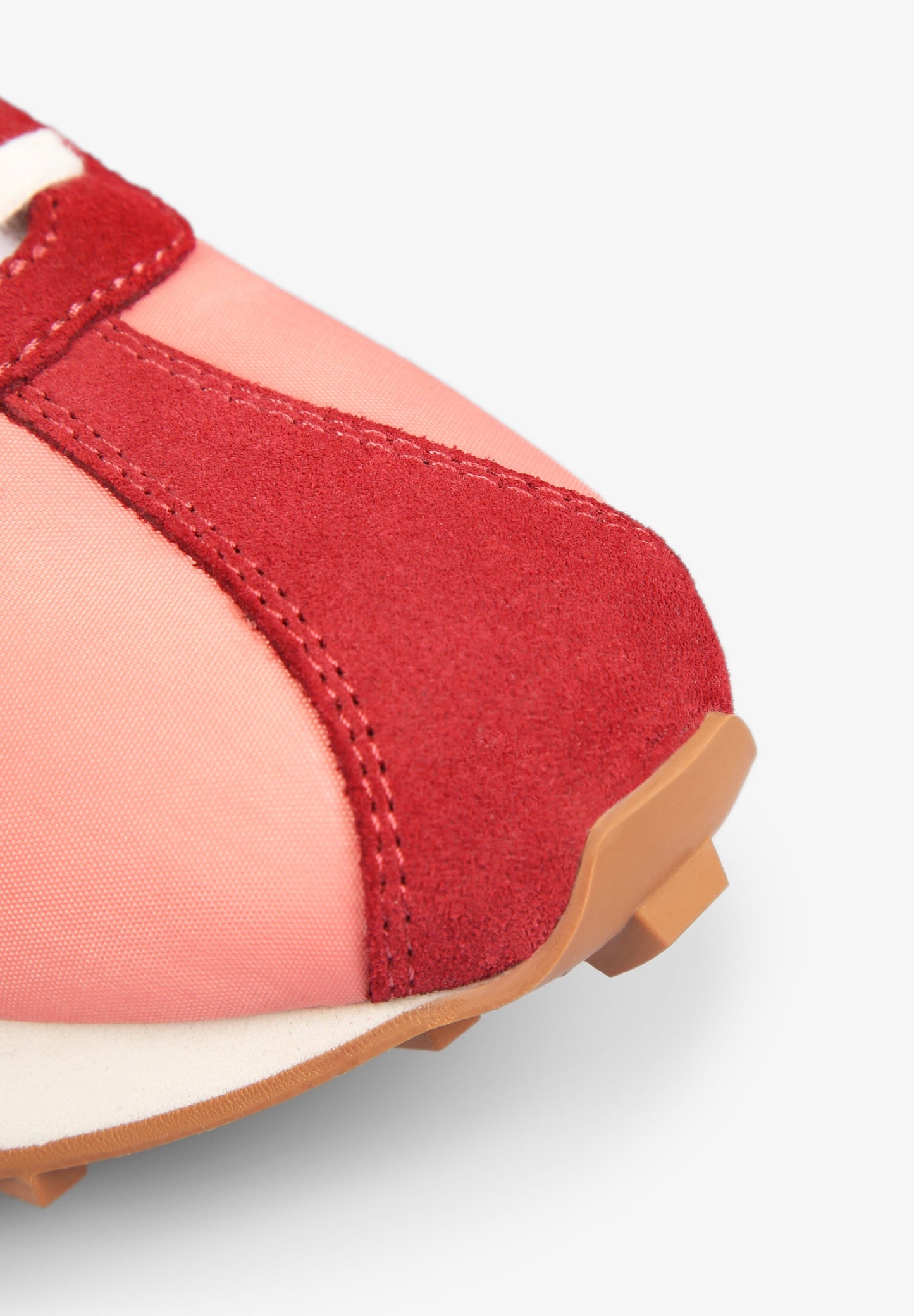 SAPATILHAS COM ESTABILIZADOR PRONUNCIADO