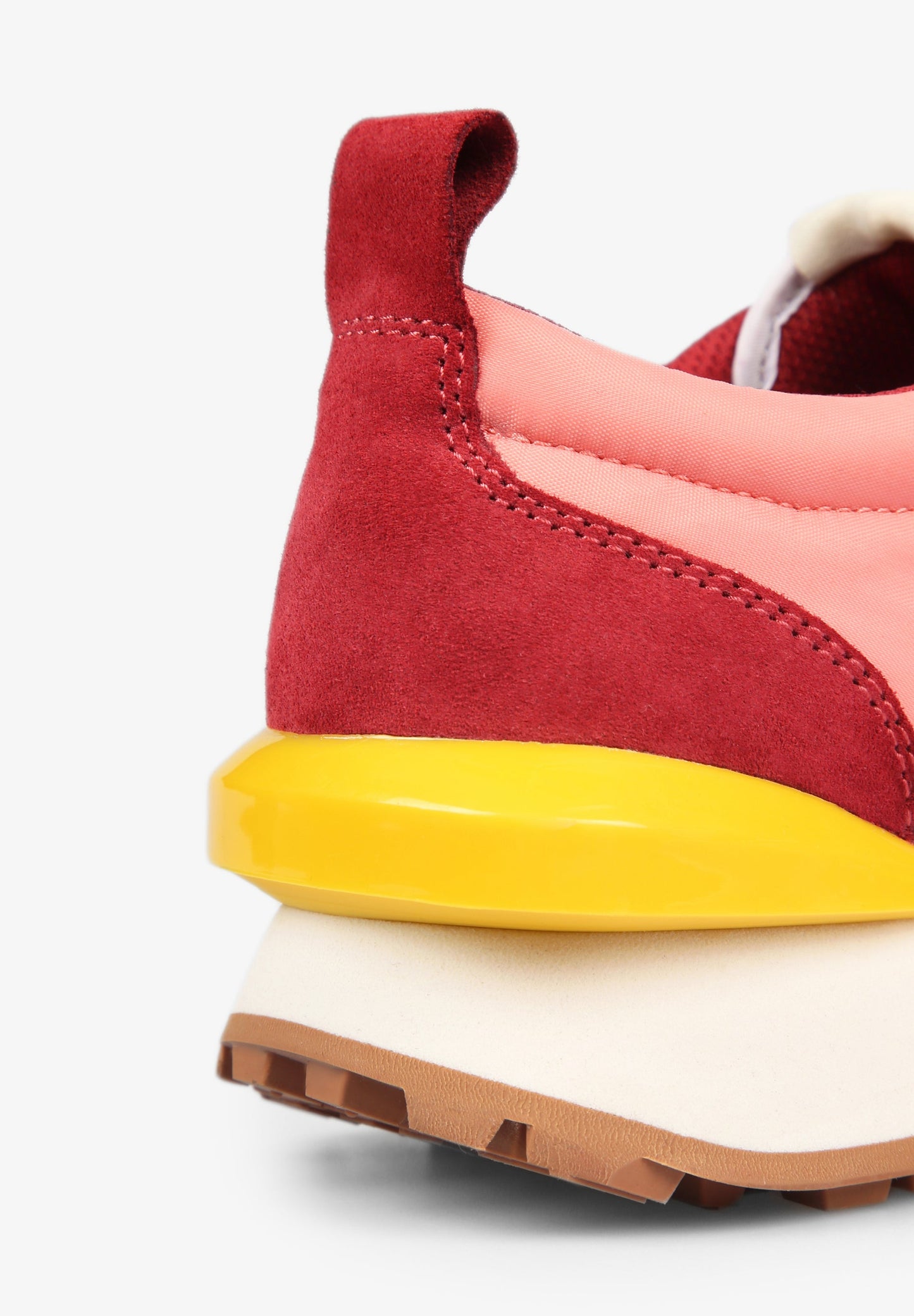 SAPATILHAS COM ESTABILIZADOR PRONUNCIADO