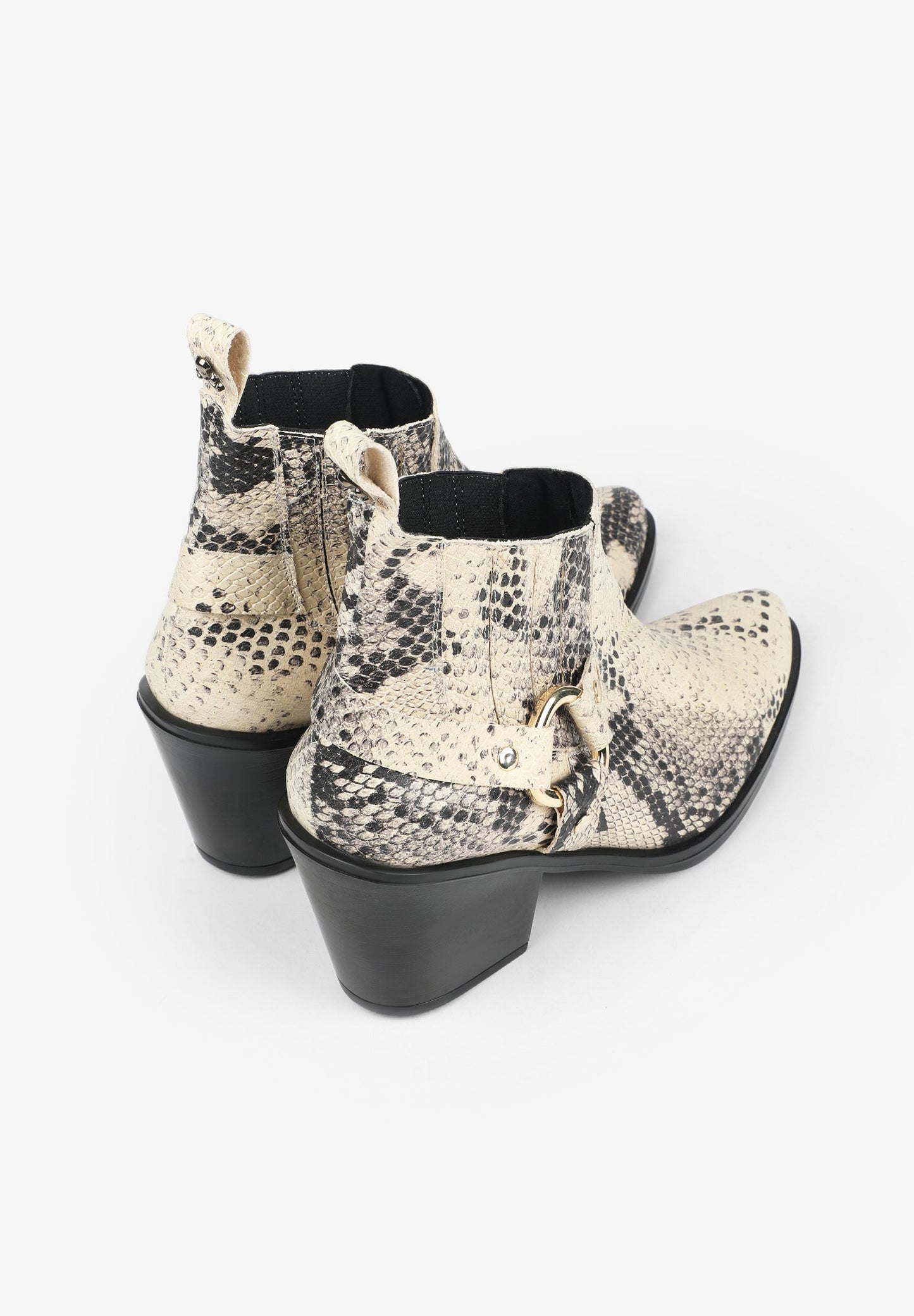 BOTIM DE PELE COM ARO DE METAL