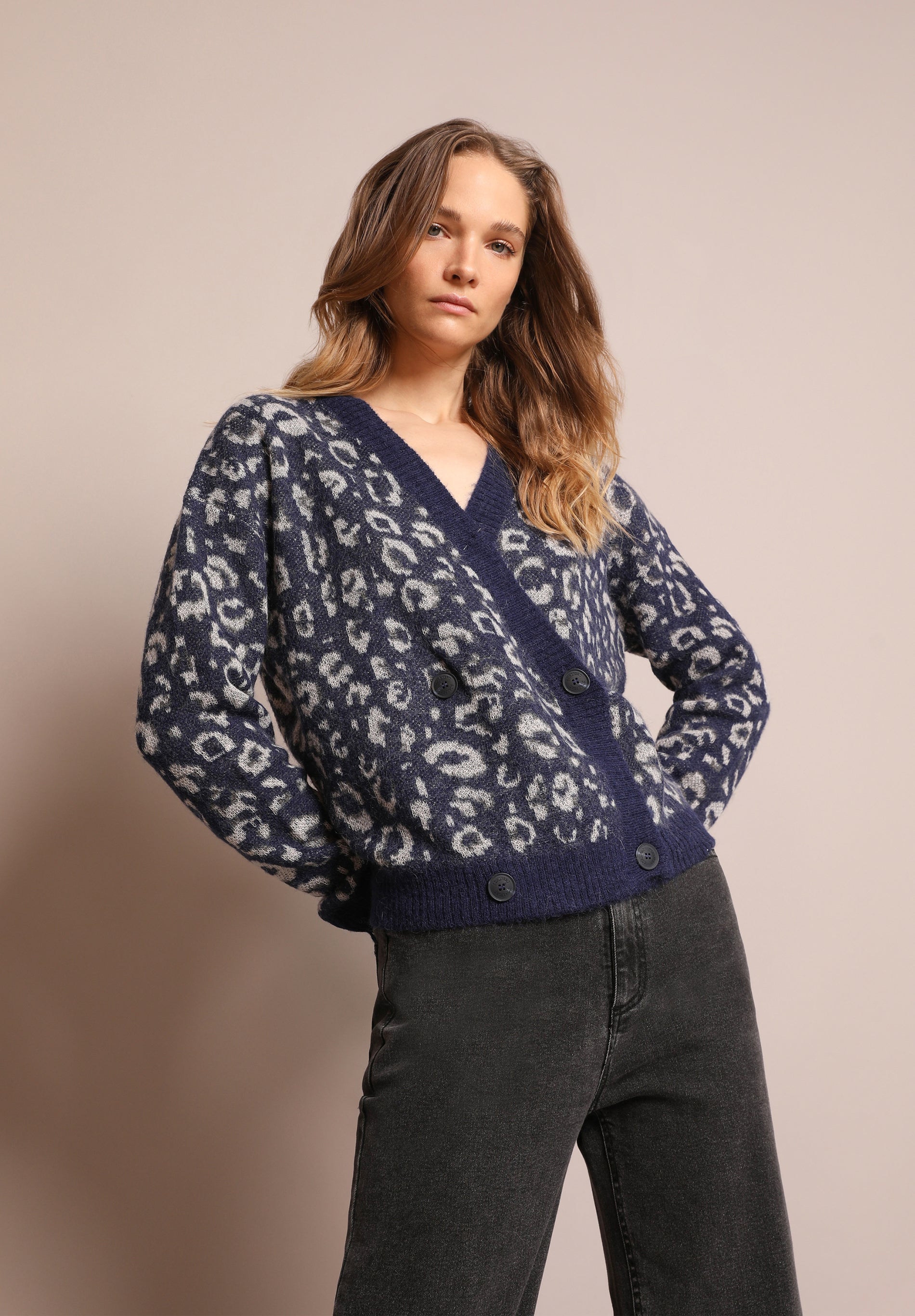 CARDIGAN ESTAMPADO ANIMAL