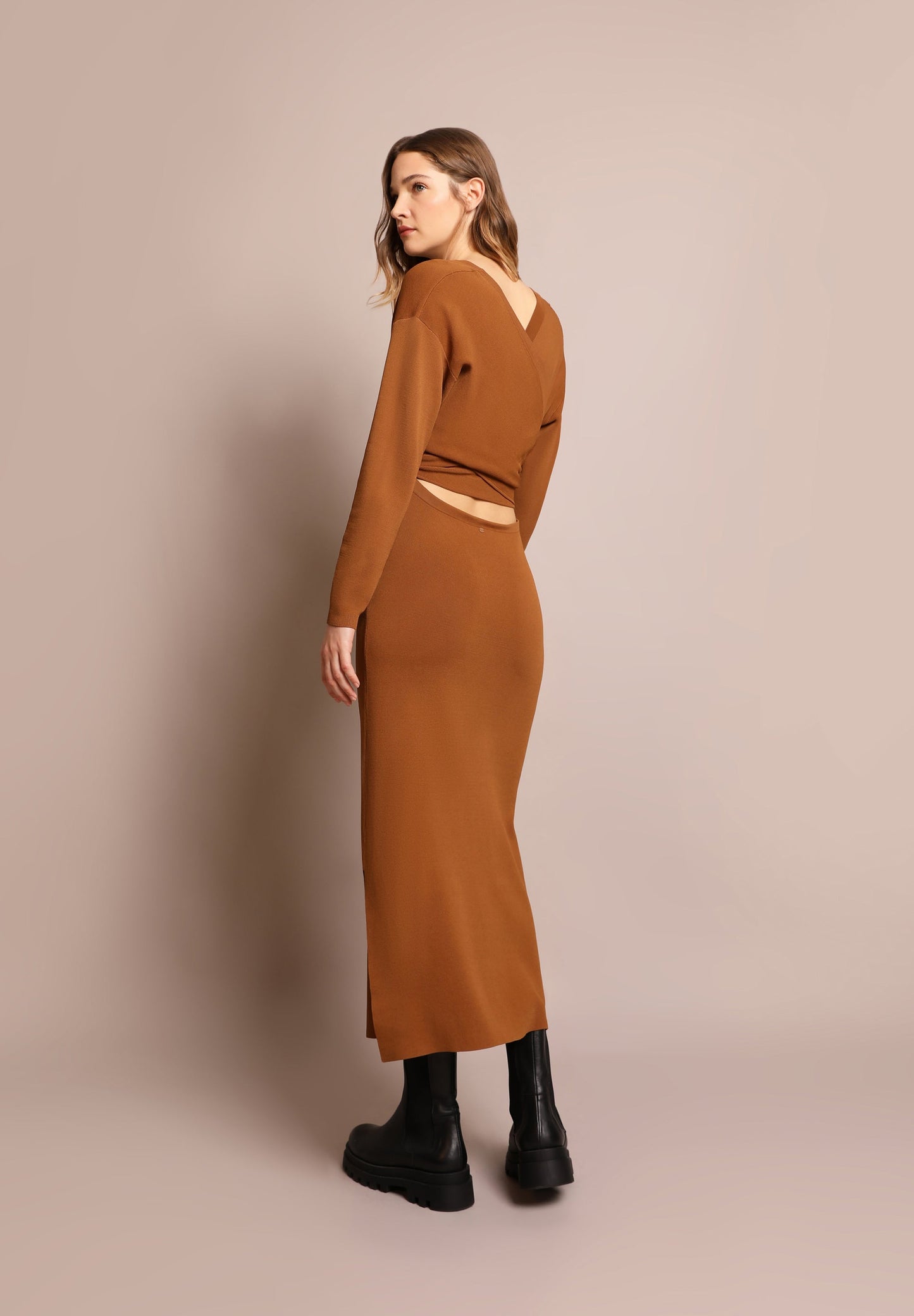 VESTIDO DE MALHA COM LAÇO