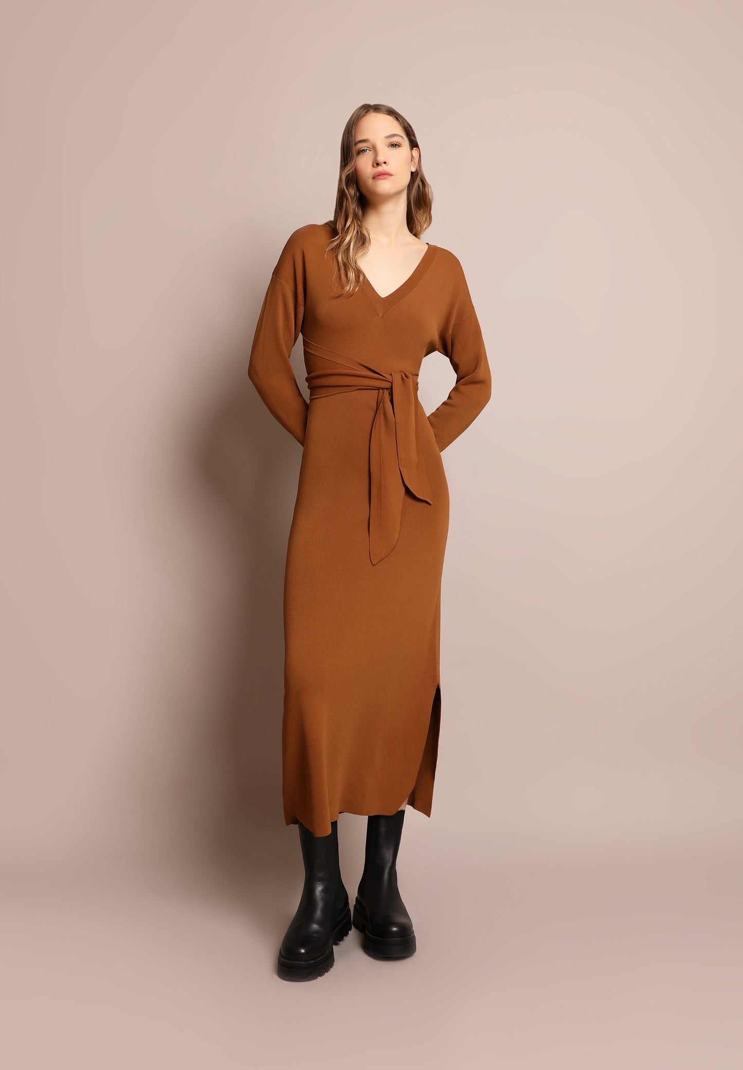 VESTIDO DE MALHA COM LAÇO