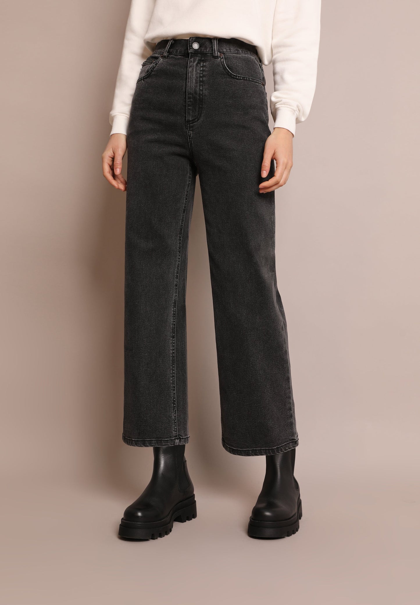 JEANS DESBOTADOS CULOTTES