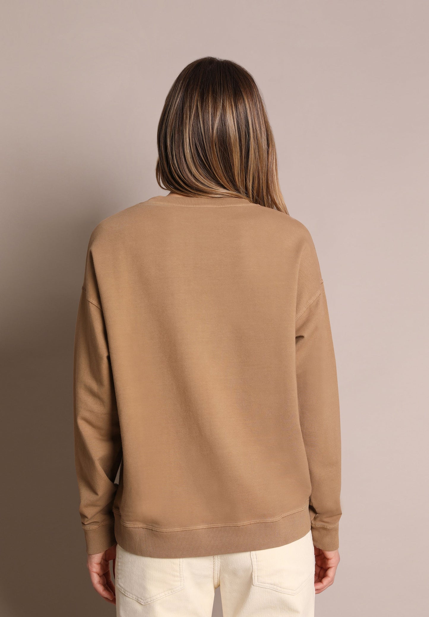 SWEATSHIRT COM REMENDO