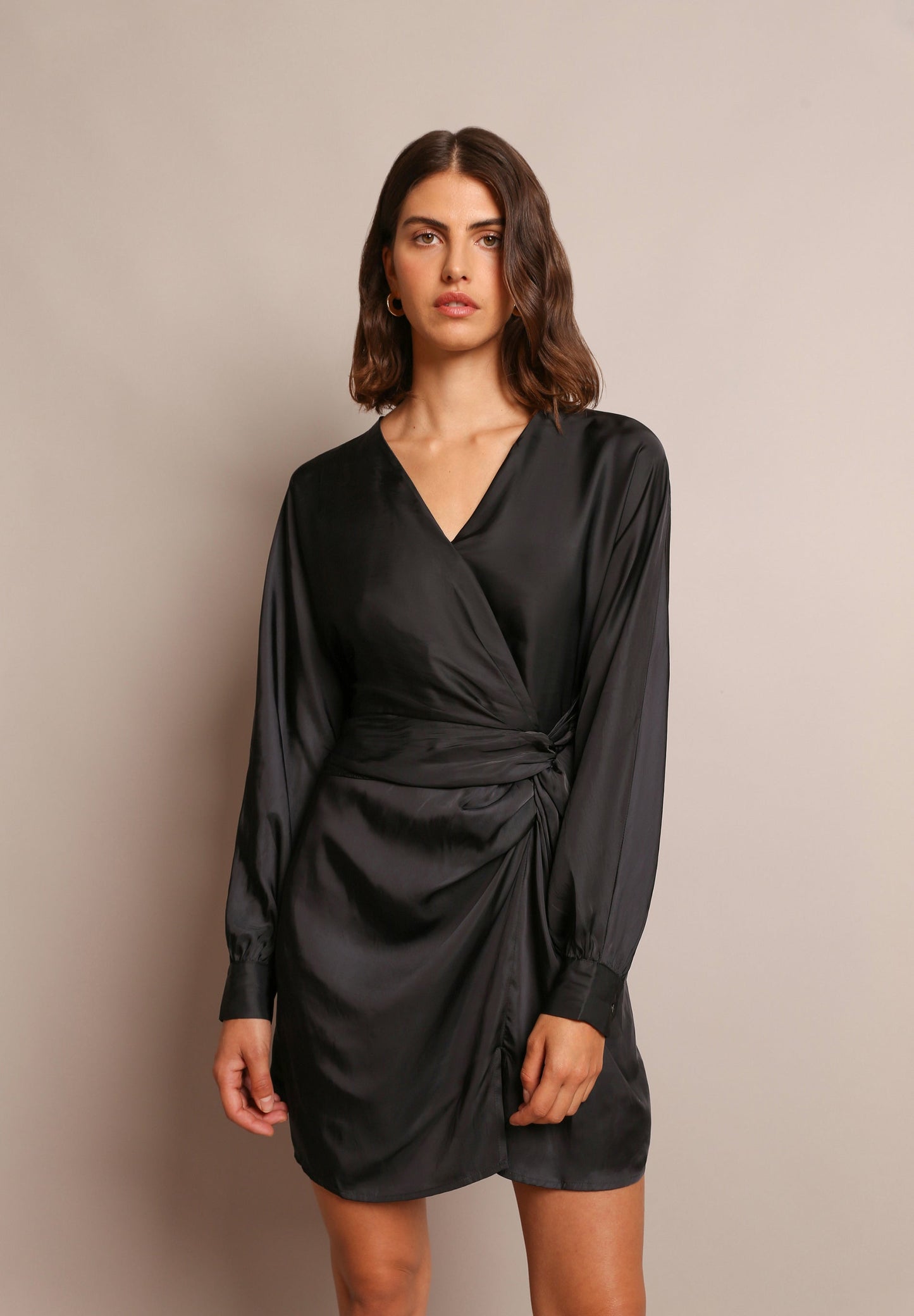 VESTIDO MINI ACETINADO