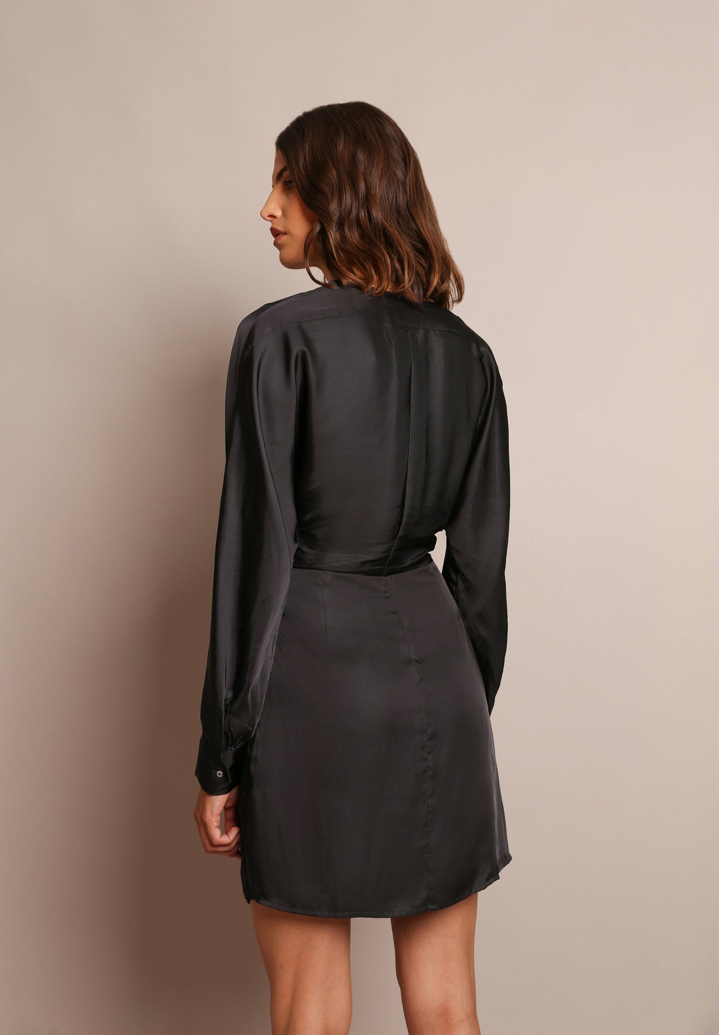 VESTIDO MINI ACETINADO