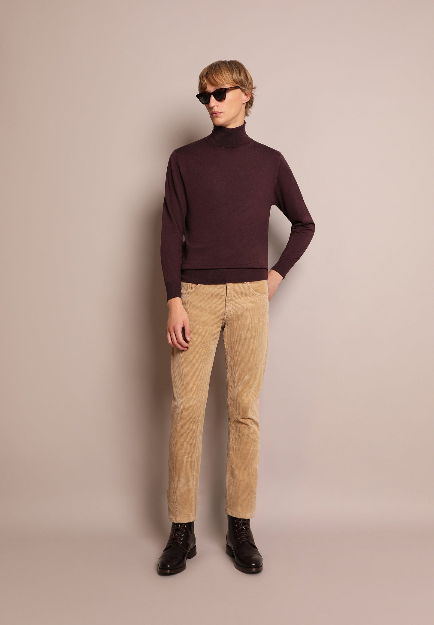 SWEATER GOLA ENROLADA LOGO LÃ