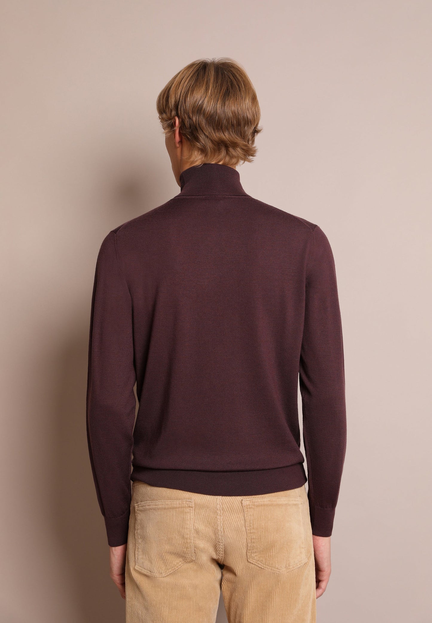 SWEATER GOLA ENROLADA LOGO LÃ