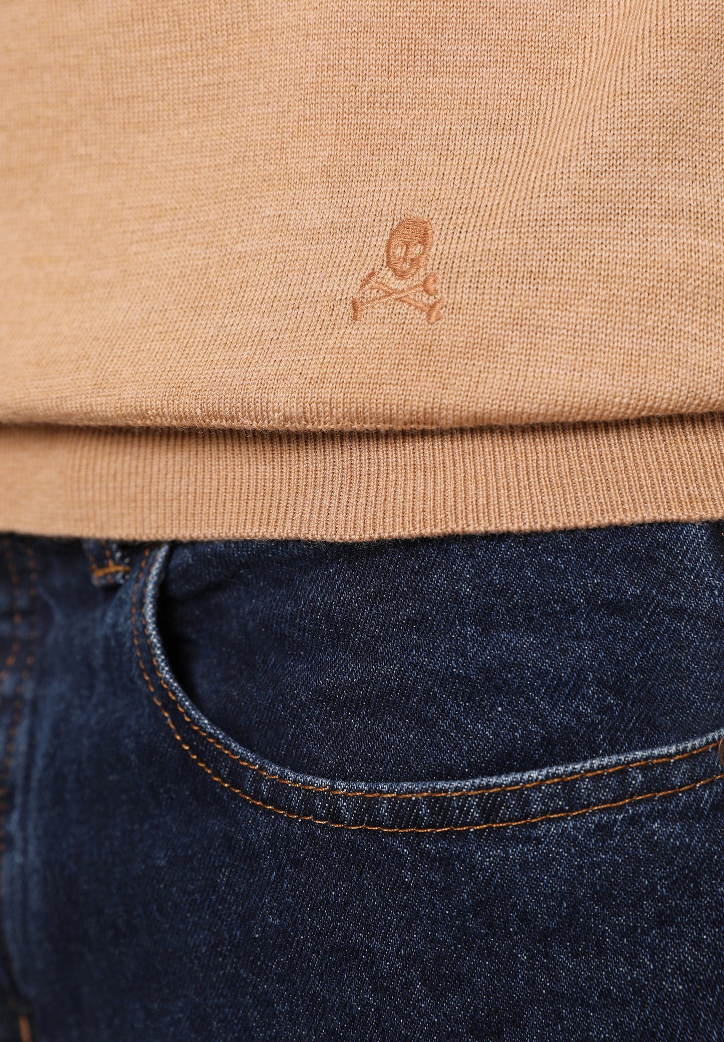 SWEATER GOLA ENROLADA LOGO LÃ