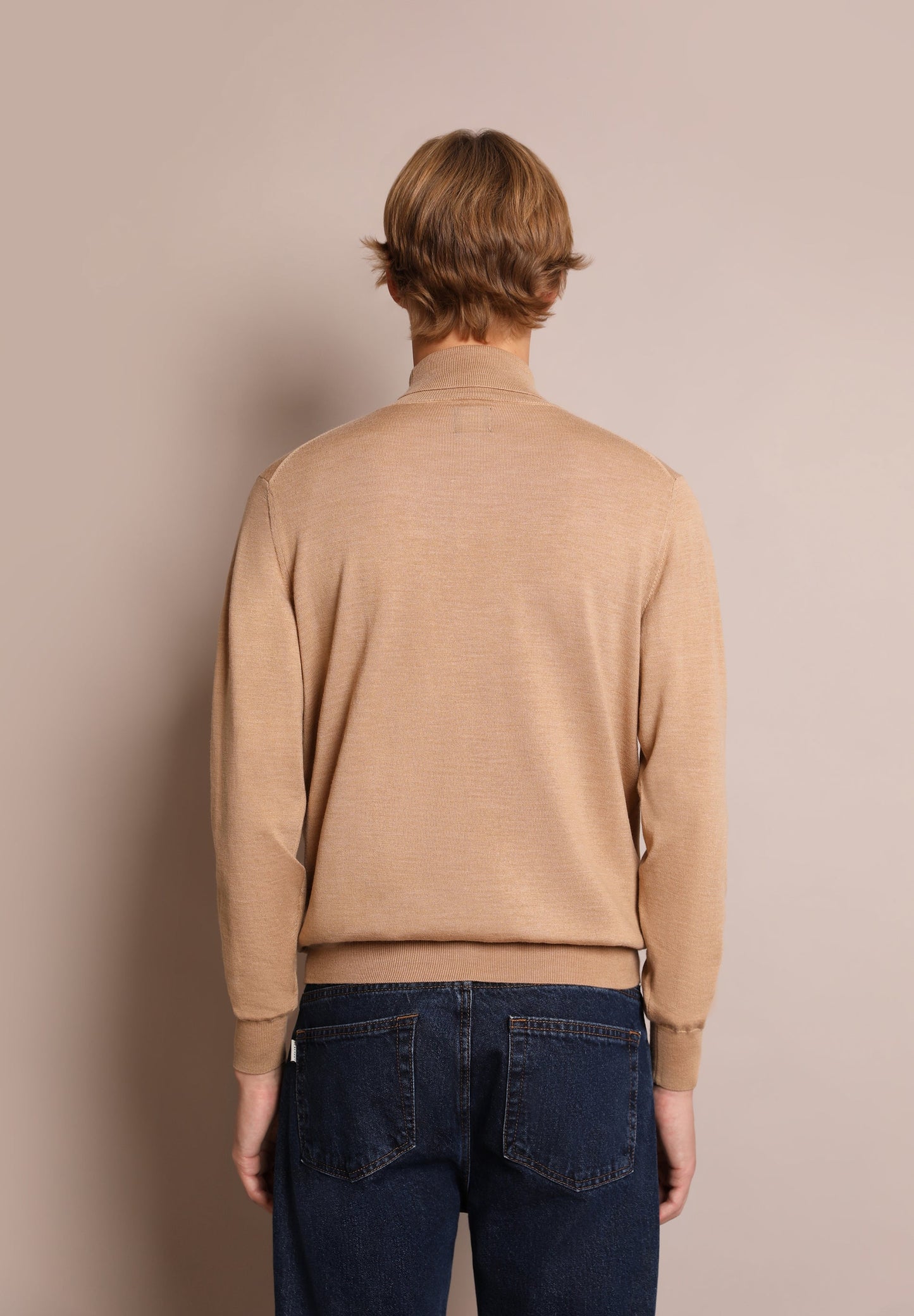 SWEATER GOLA ENROLADA LOGO LÃ