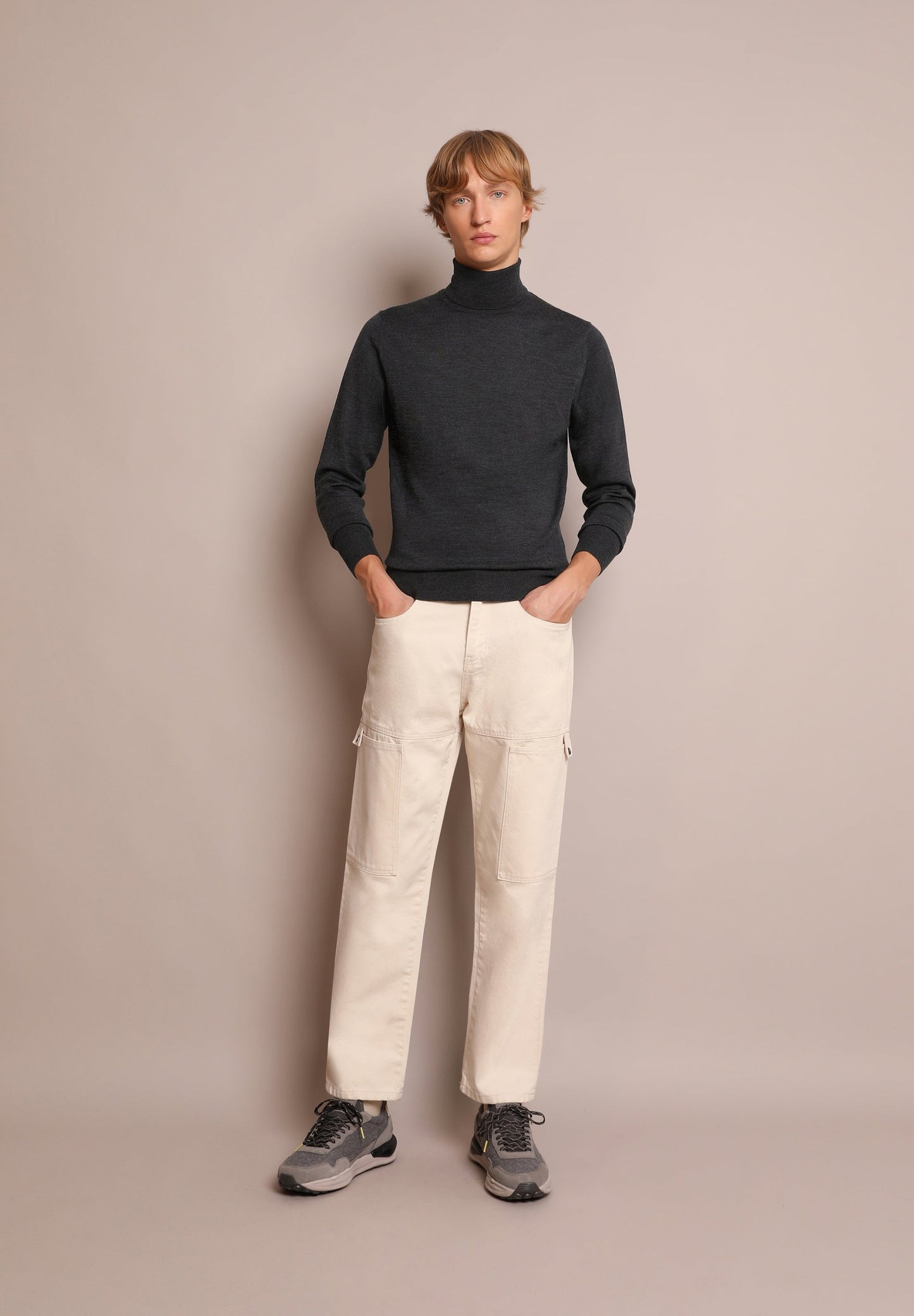 SWEATER GOLA ENROLADA LOGO LÃ