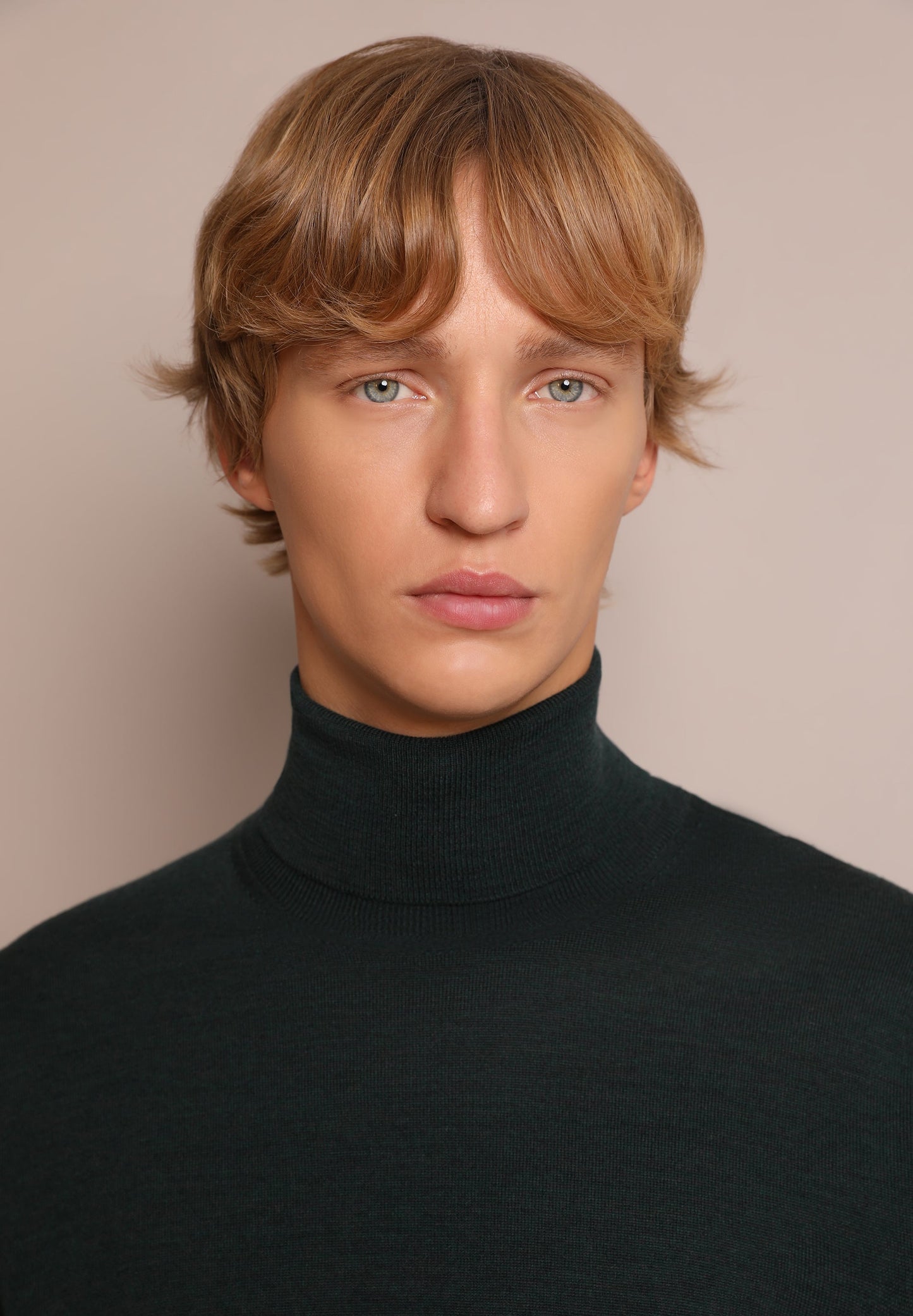 SWEATER GOLA ENROLADA LOGO LÃ