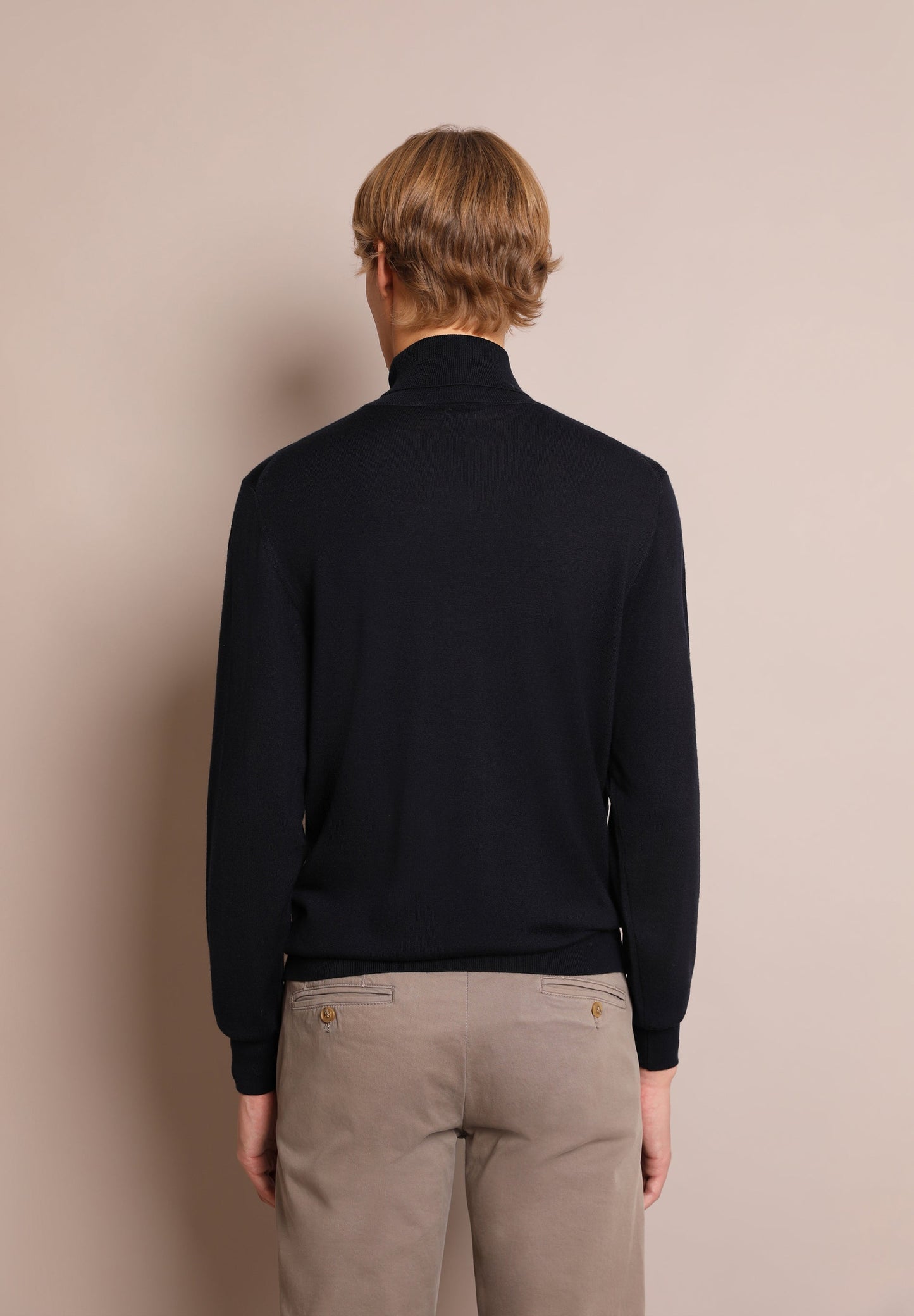 SWEATER GOLA ENROLADA LOGO LÃ