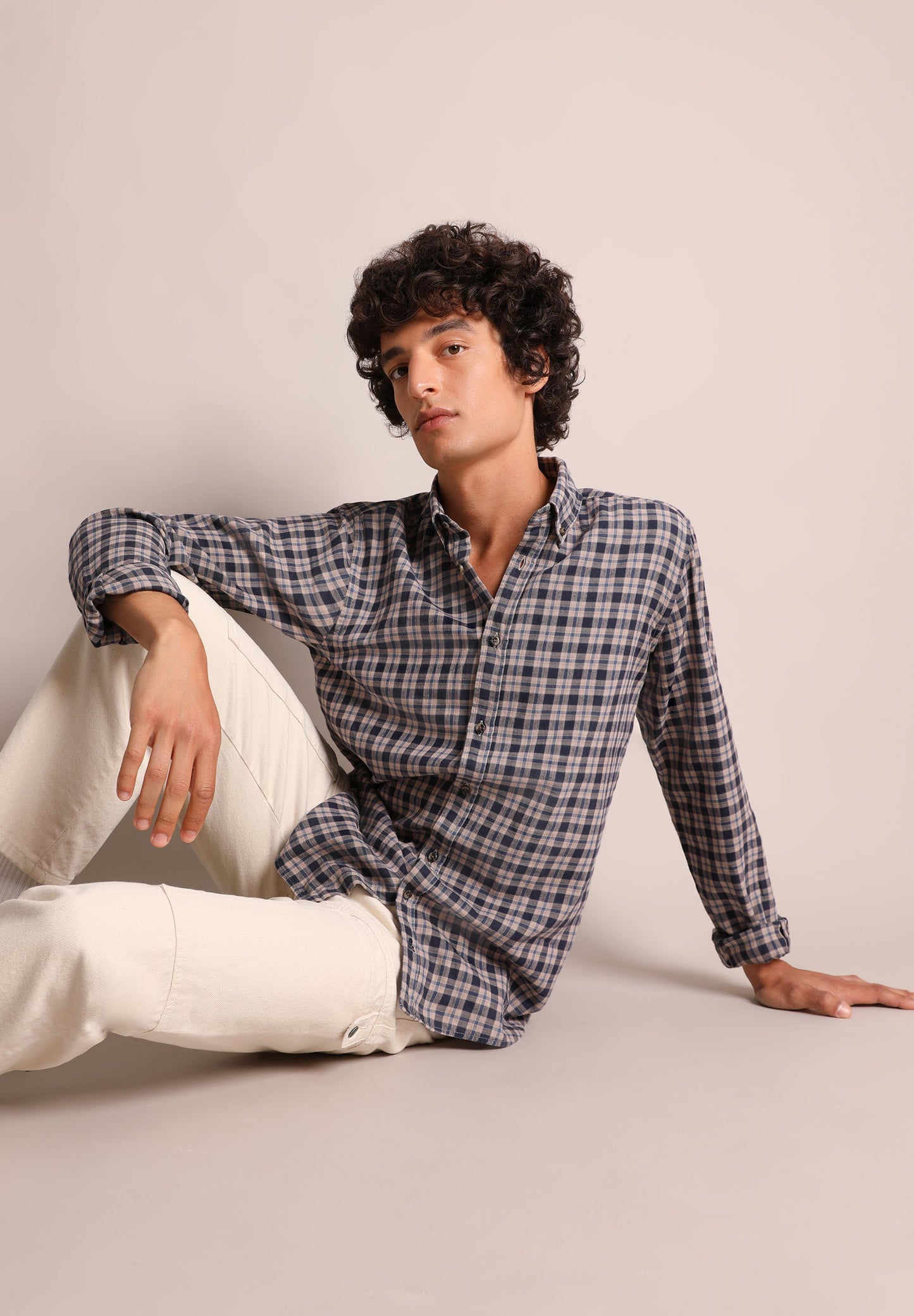 CAMISA DE XADREZ COM DECOTE DE BOTÕES