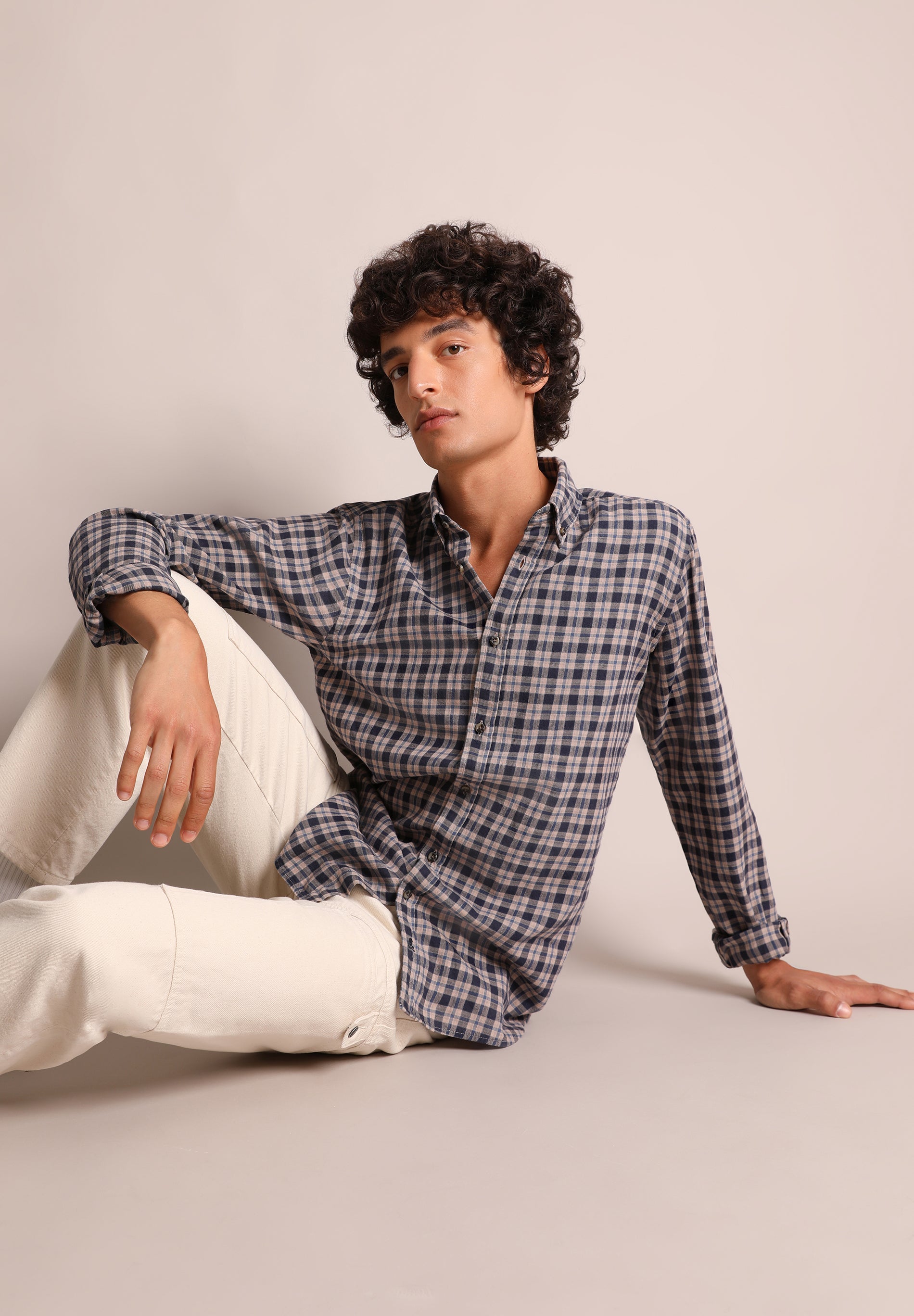 CAMISA DE XADREZ COM DECOTE DE BOTÕES