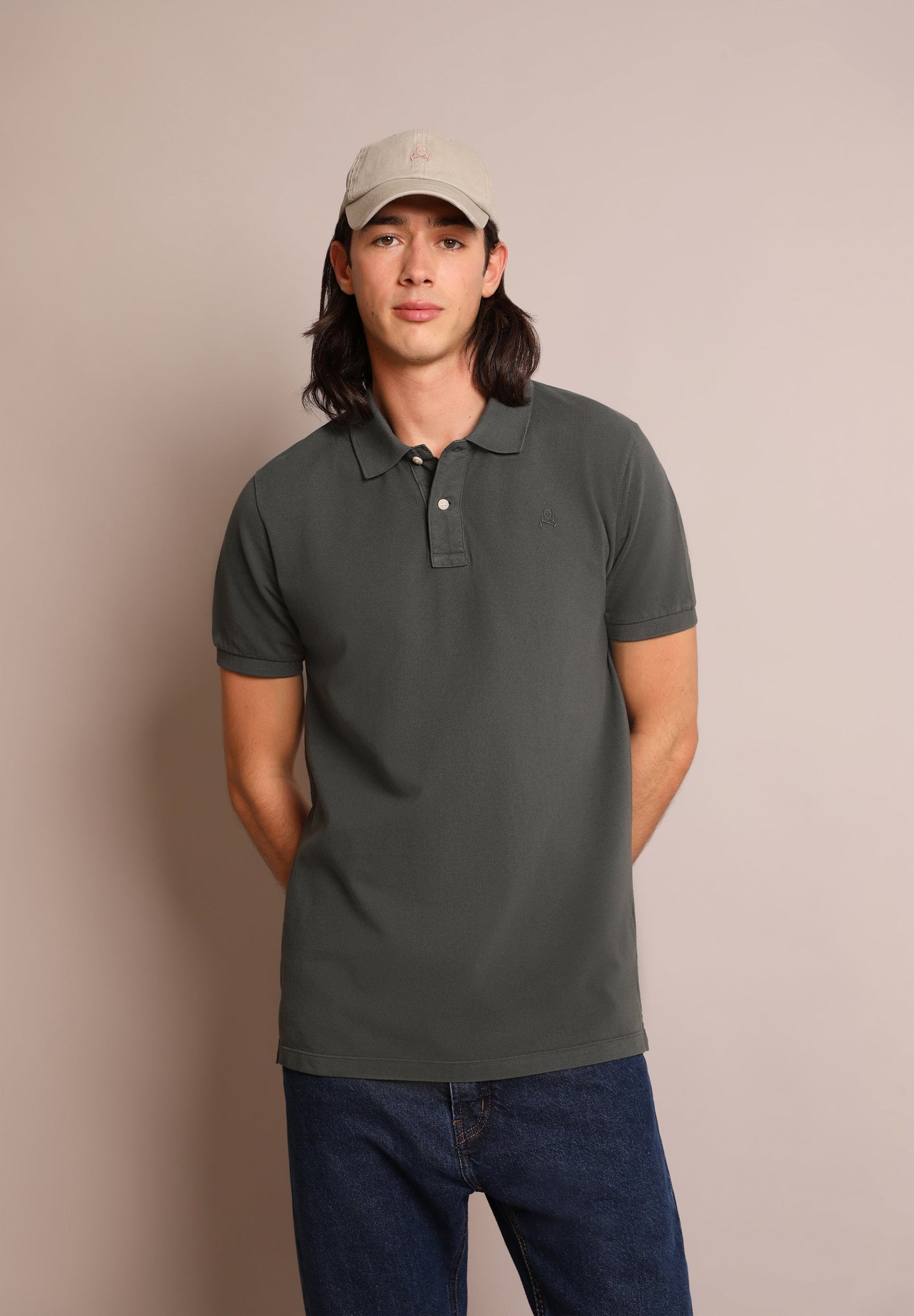 CAMISA POLO BÁSICA COM LOGÓTIPO