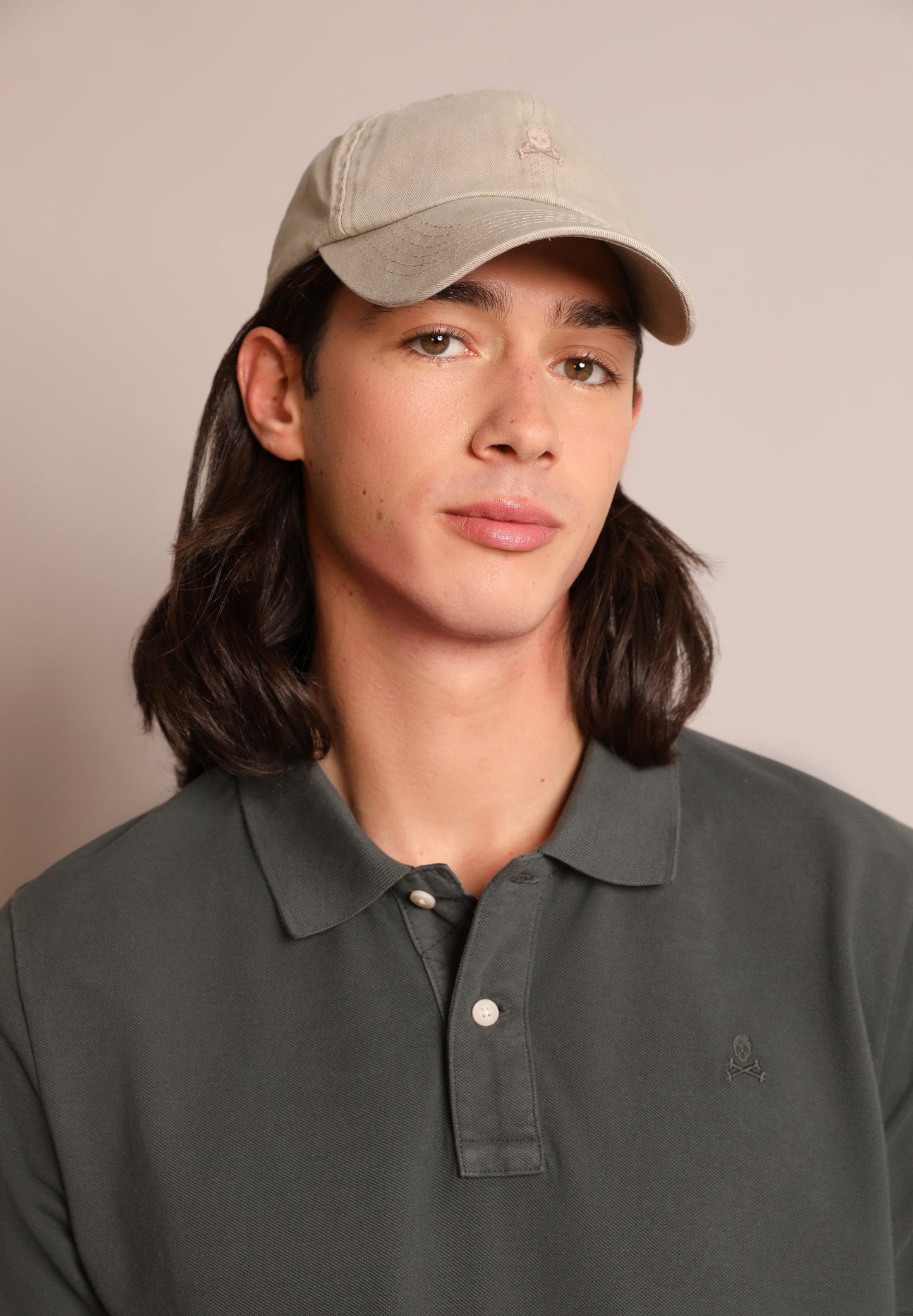 CAMISA POLO BÁSICA COM LOGÓTIPO