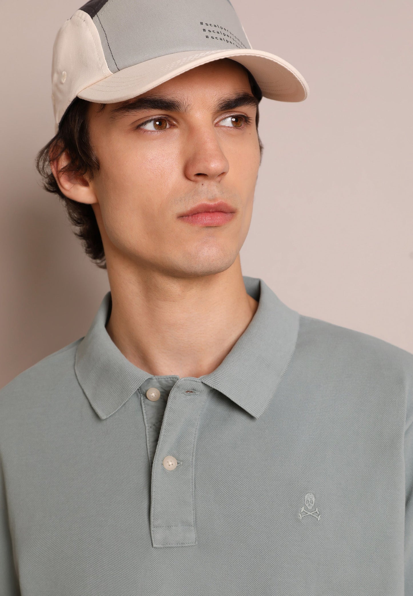 CAMISA POLO BÁSICA COM LOGÓTIPO