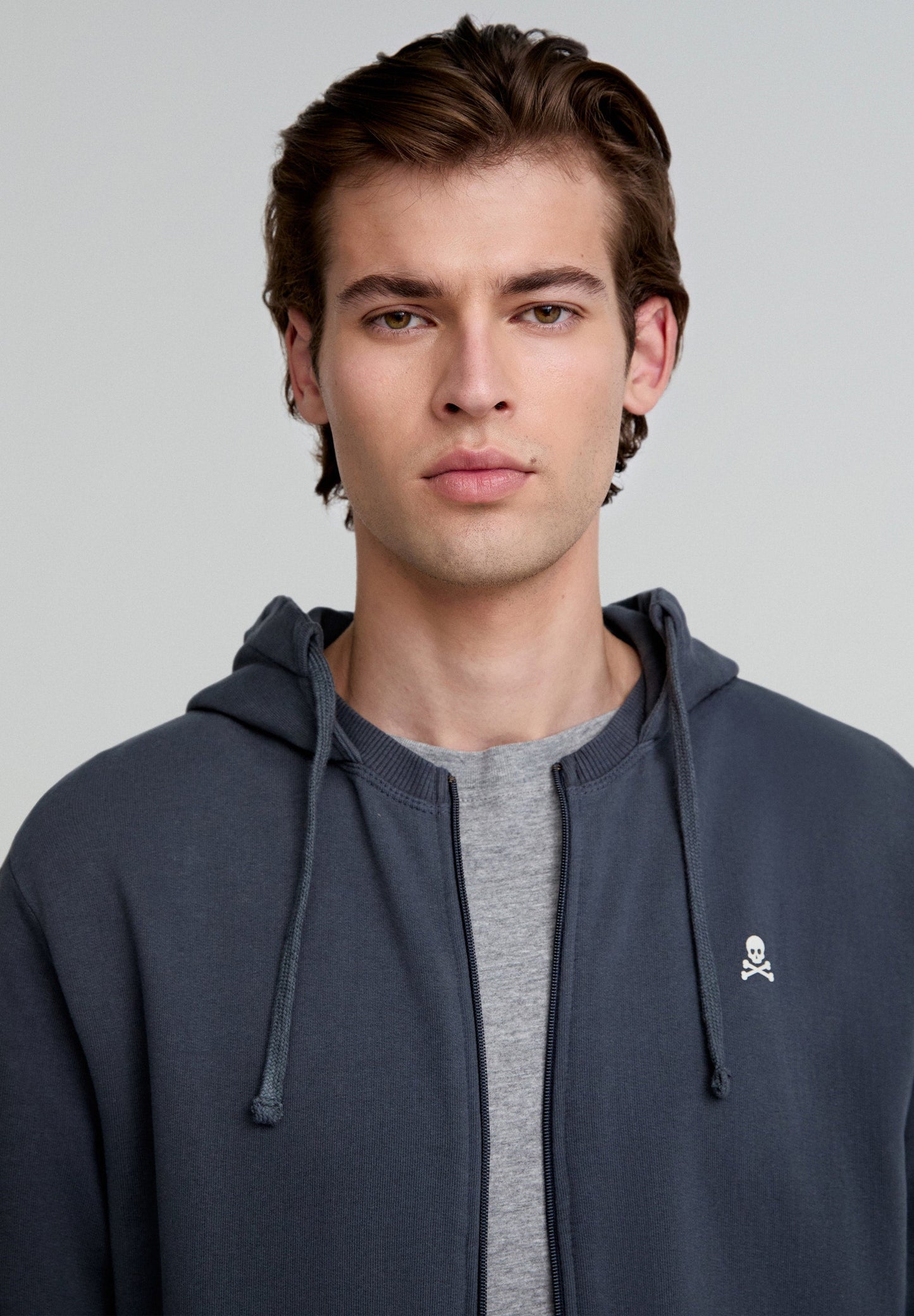 SUDADERA CAPUCHA BORDADA CONTRASTE - Scalpers