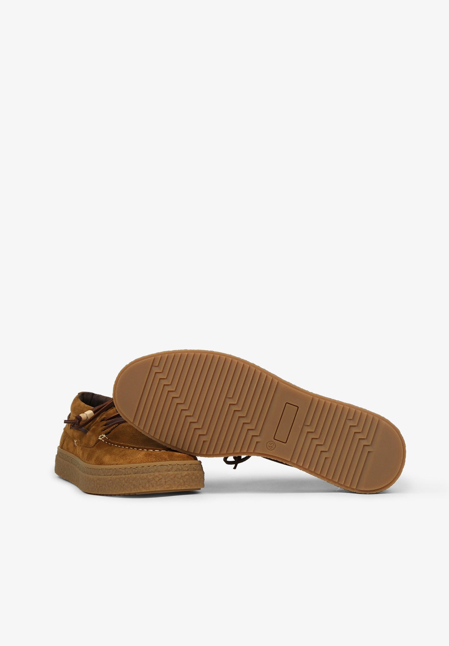 SAPATOS DE CAMURÇA COM DETALHE DE CORDÃO