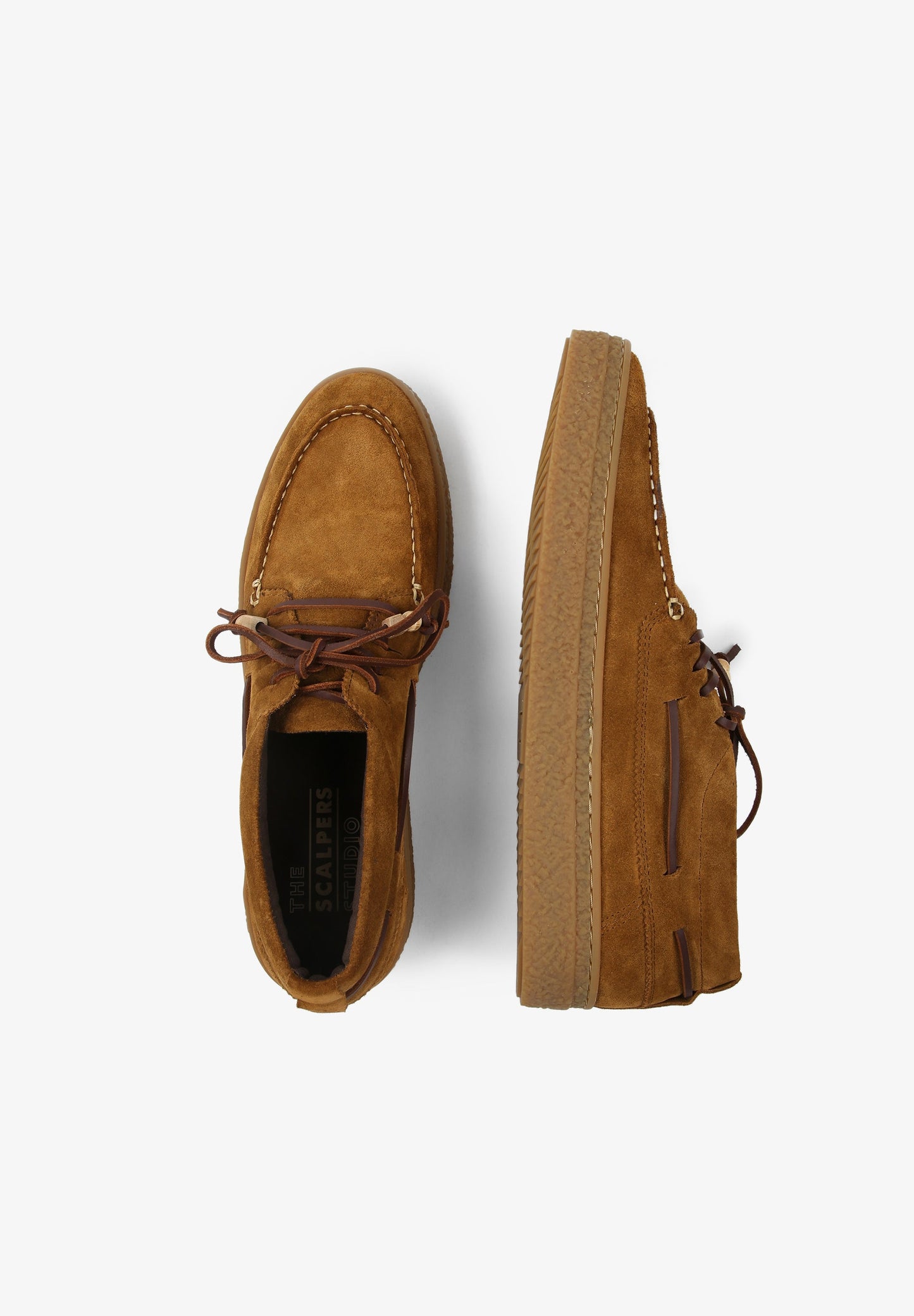SAPATOS DE CAMURÇA COM DETALHE DE CORDÃO
