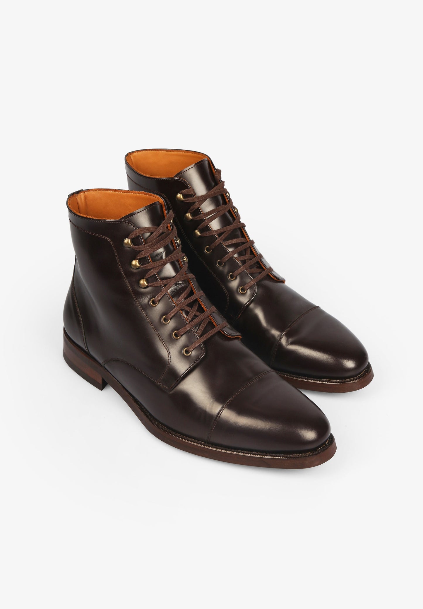 SAPATOS DE PELE COM CORDÕES
