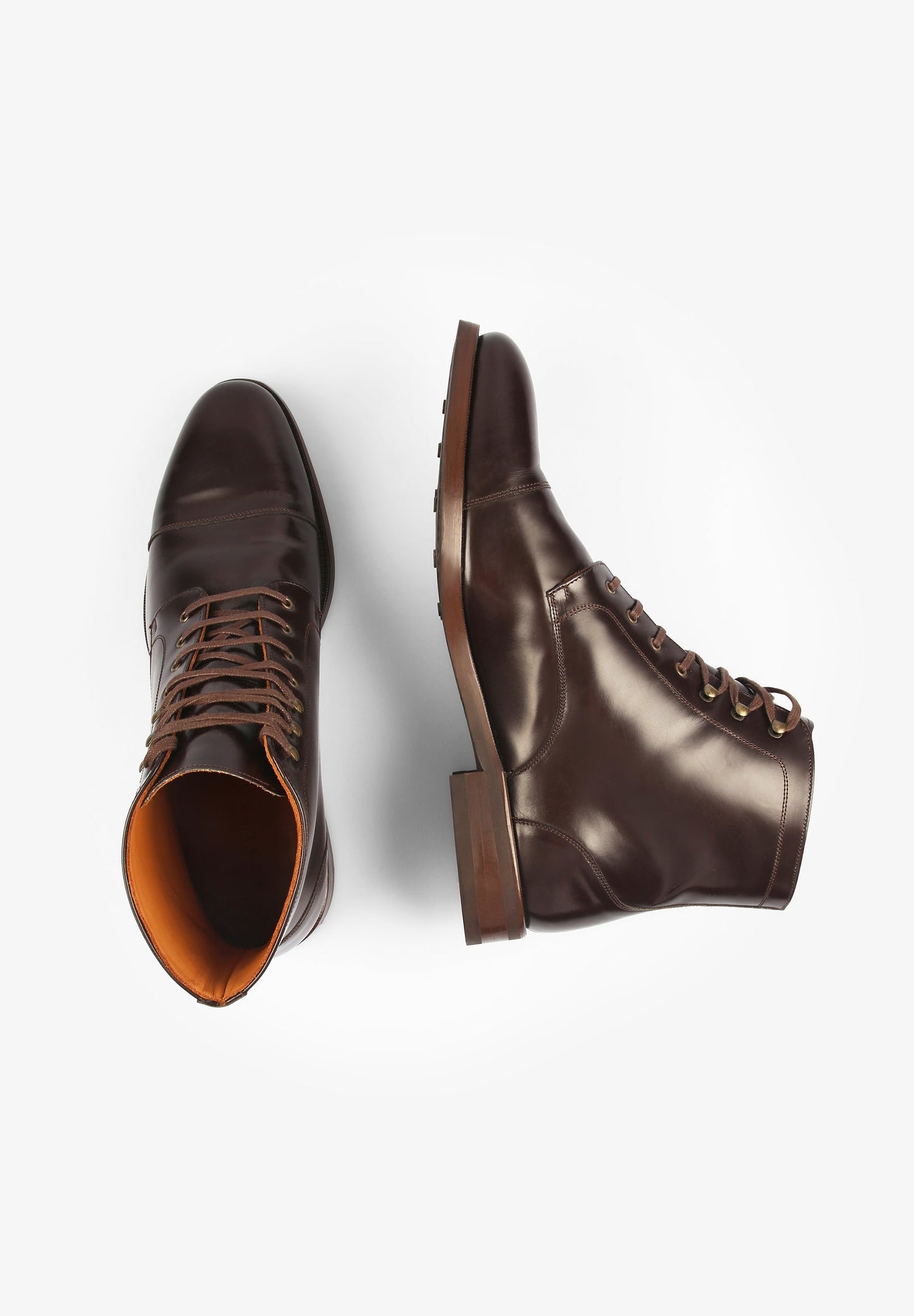 SAPATOS DE PELE COM CORDÕES