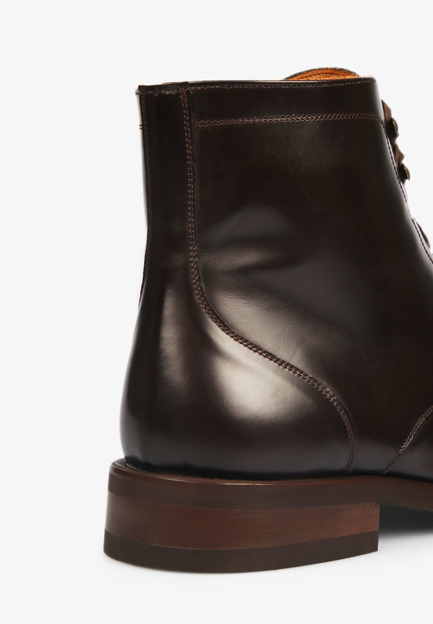 SAPATOS DE PELE COM CORDÕES