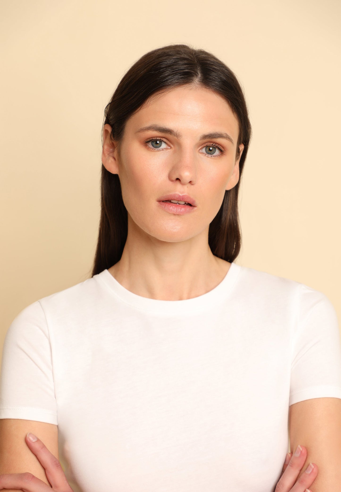 T-SHIRT COM LAÇOS ATRÁS