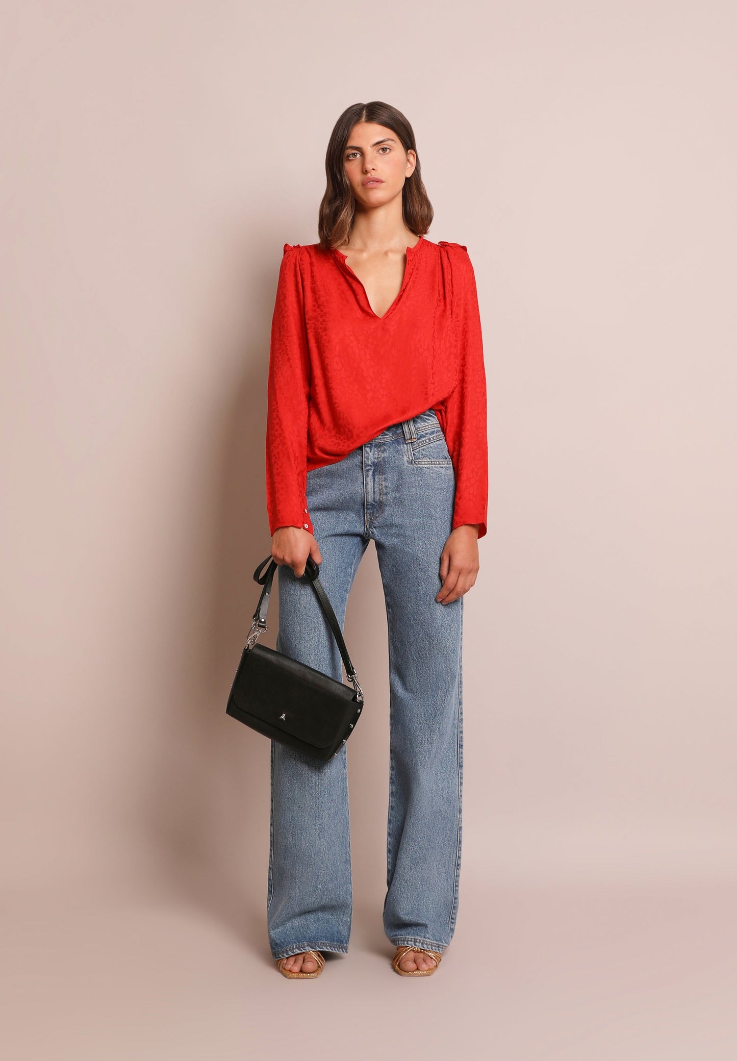 BLUSA EM JACQUARD COM LAÇADA