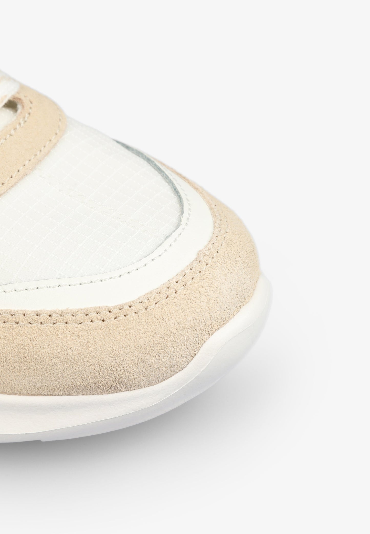 SAPATILHAS DE CAMURÇA COM SOLA ONDA