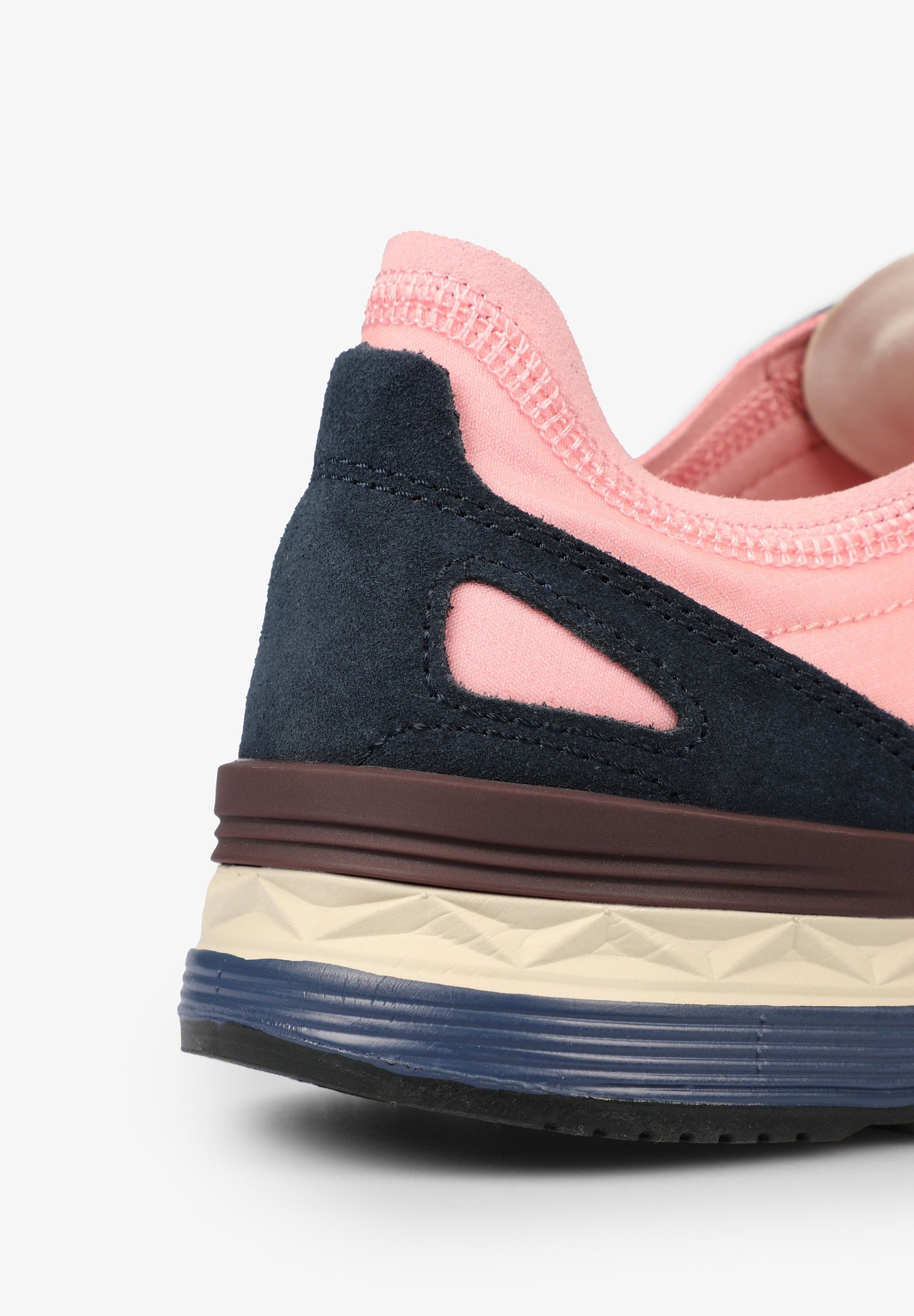 SAPATILHAS COM LOGO LATERAL